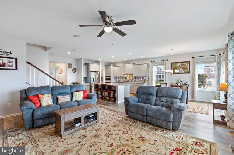 STONEGATE - Residential