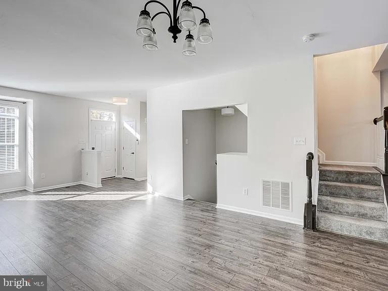 CLOVERLEAF - Residential Lease