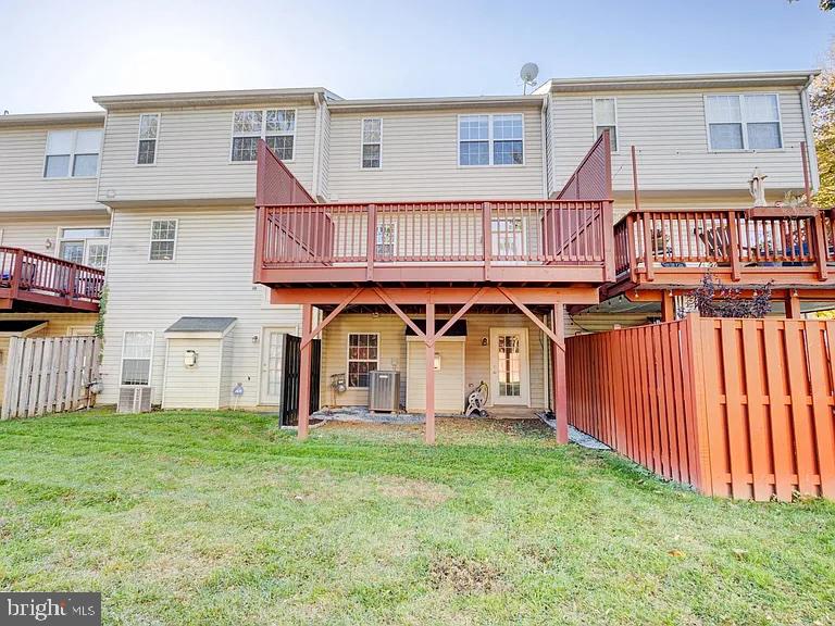 CLOVERLEAF - Residential Lease