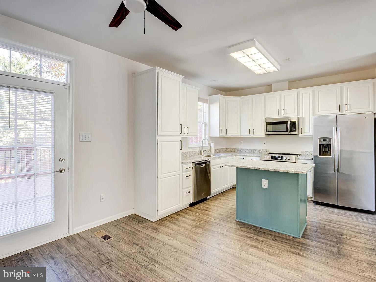 CLOVERLEAF - Residential Lease