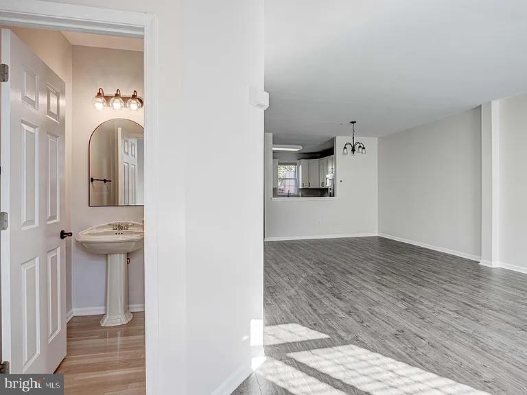 CLOVERLEAF - Residential Lease