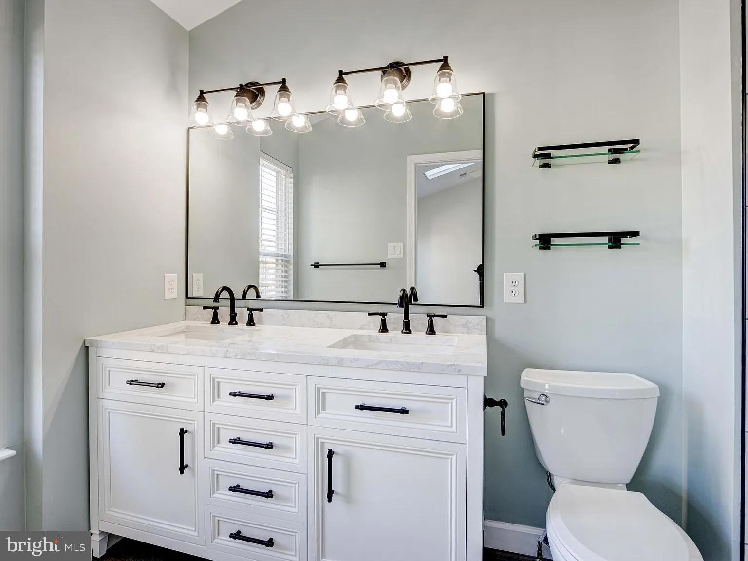 CLOVERLEAF - Residential Lease