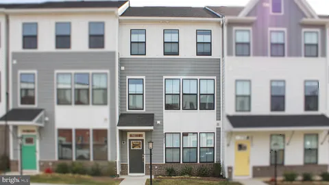 2211 Swallowtail St Ln, Charlottesville, VA MLS: VAAB2000988