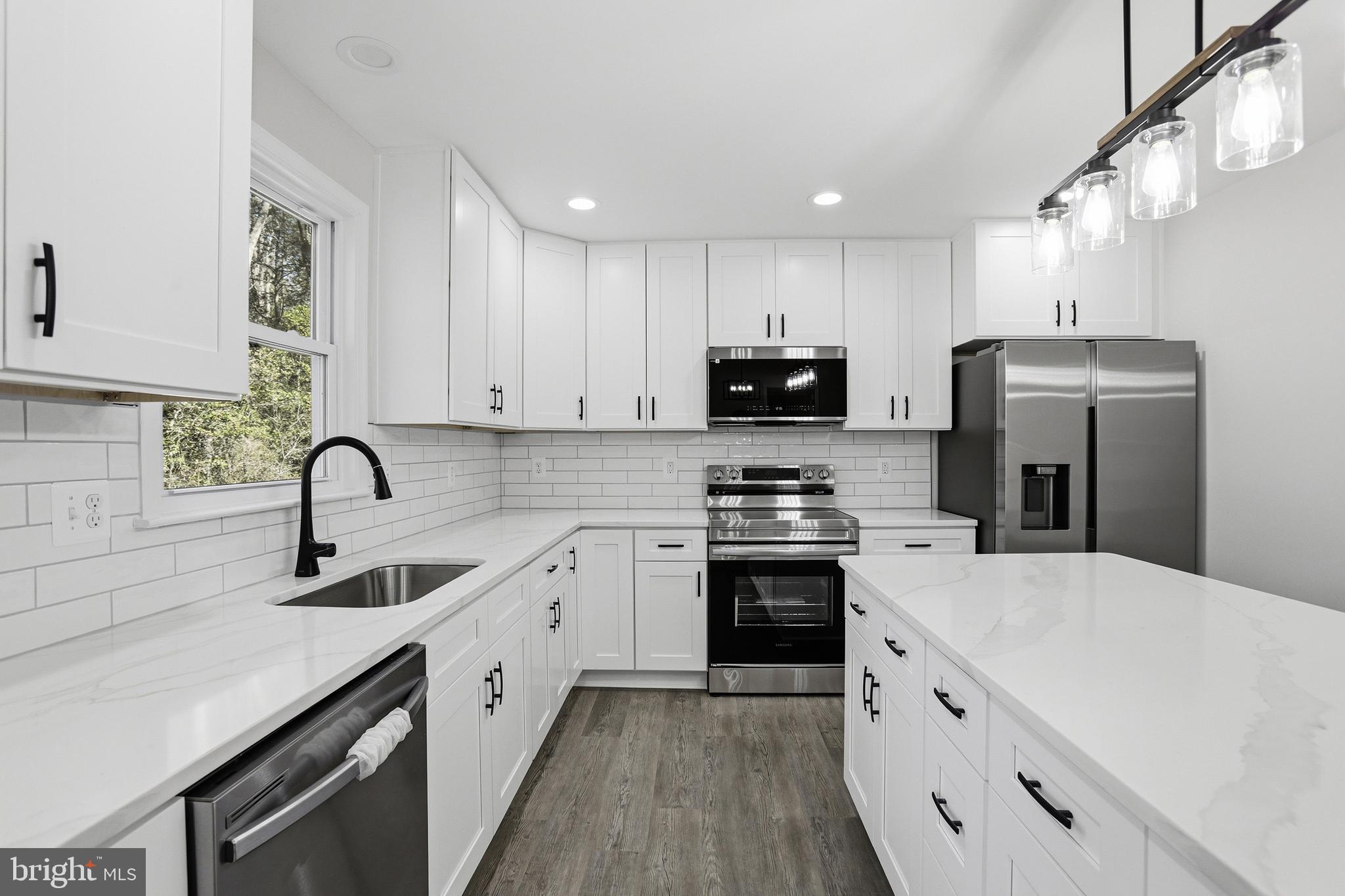 GLEBE HARBOR - Residential