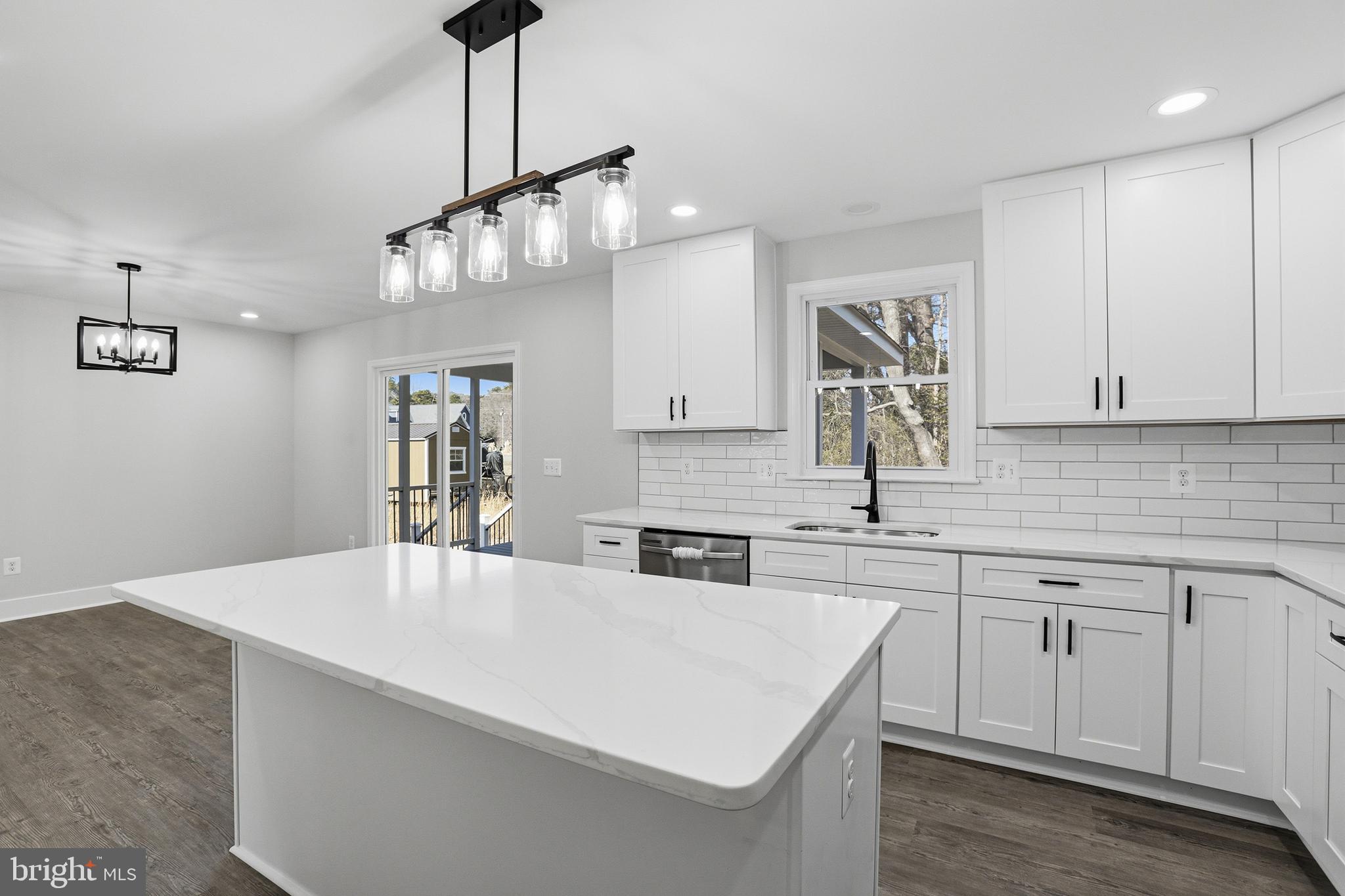 GLEBE HARBOR - Residential