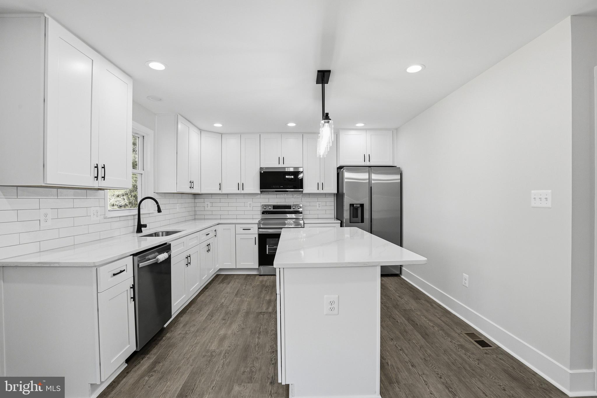 GLEBE HARBOR - Residential