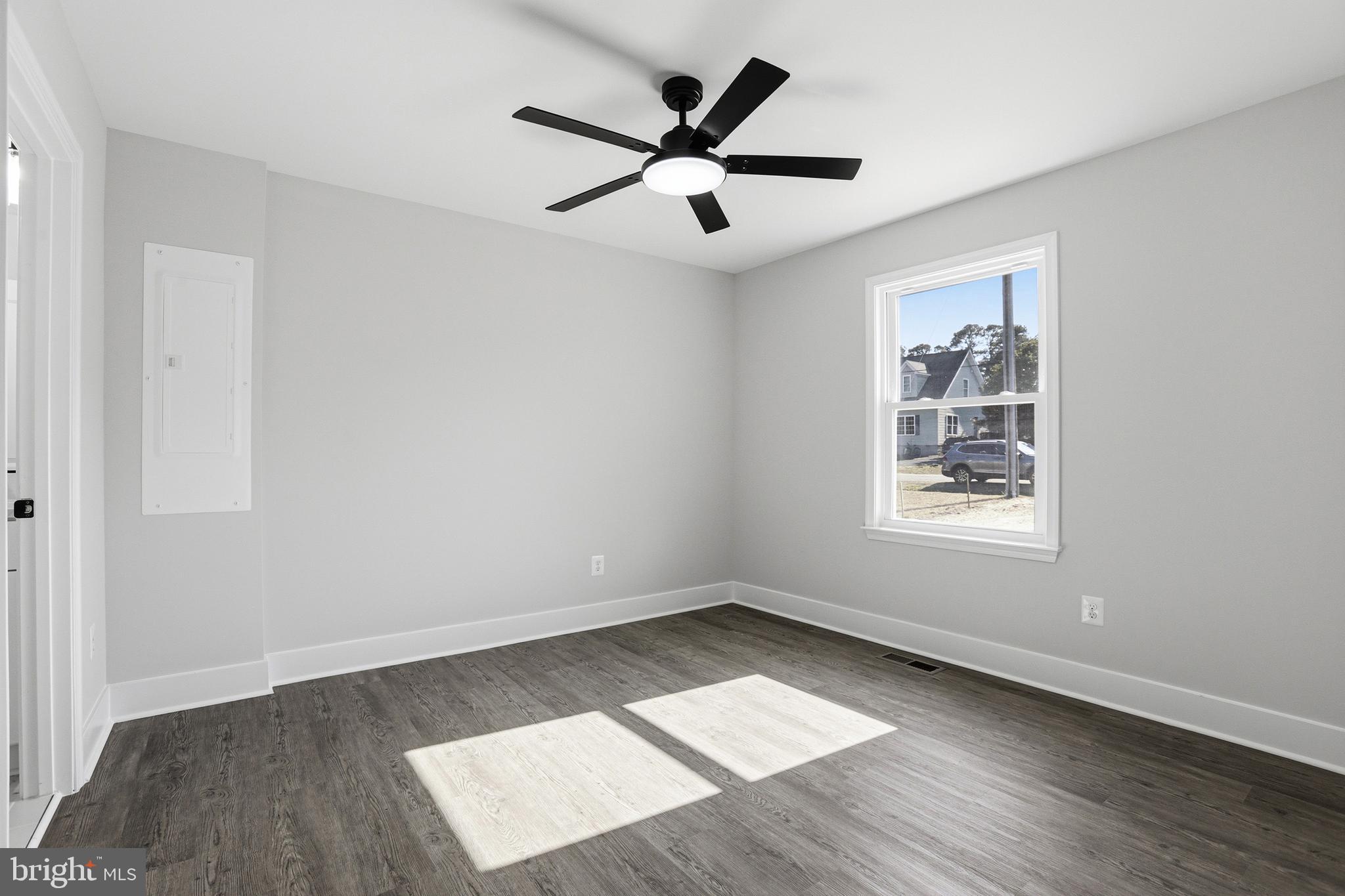 GLEBE HARBOR - Residential