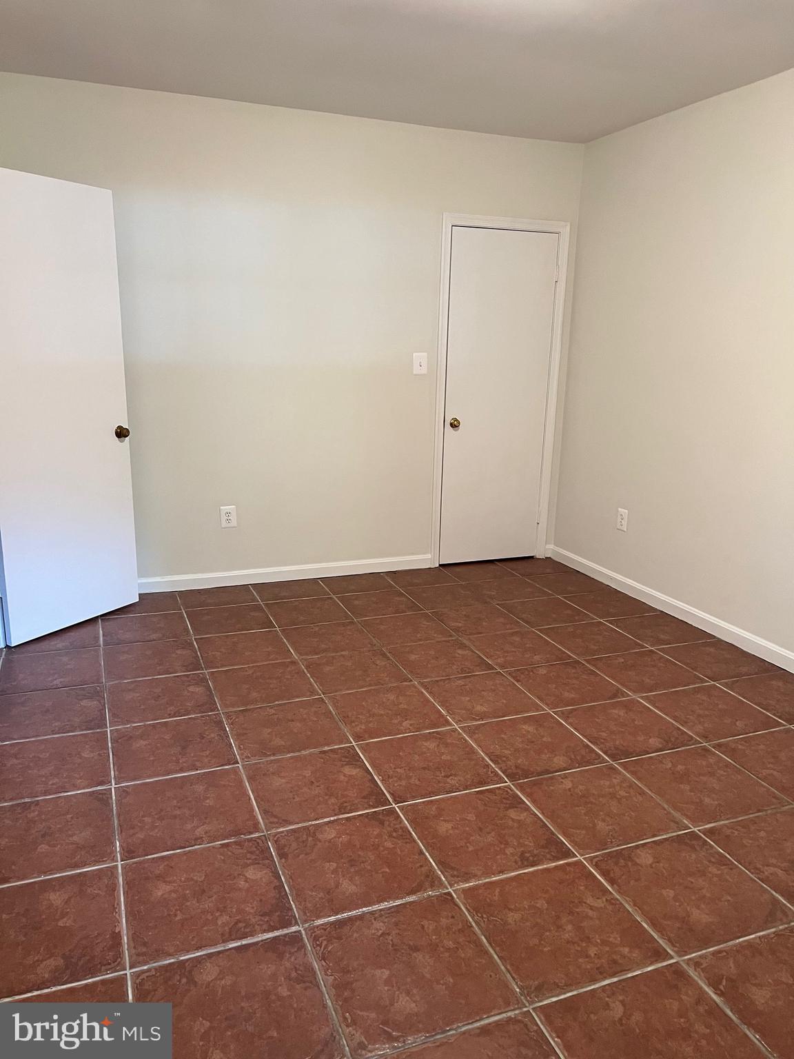 COLONIAL VILLAGE - Residential Lease