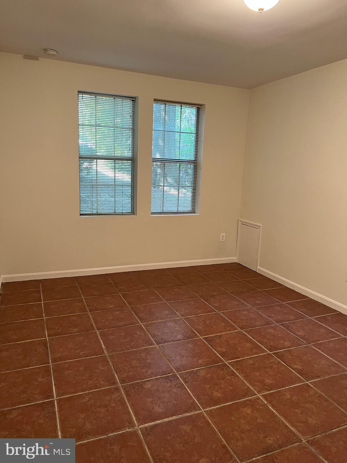 COLONIAL VILLAGE - Residential Lease