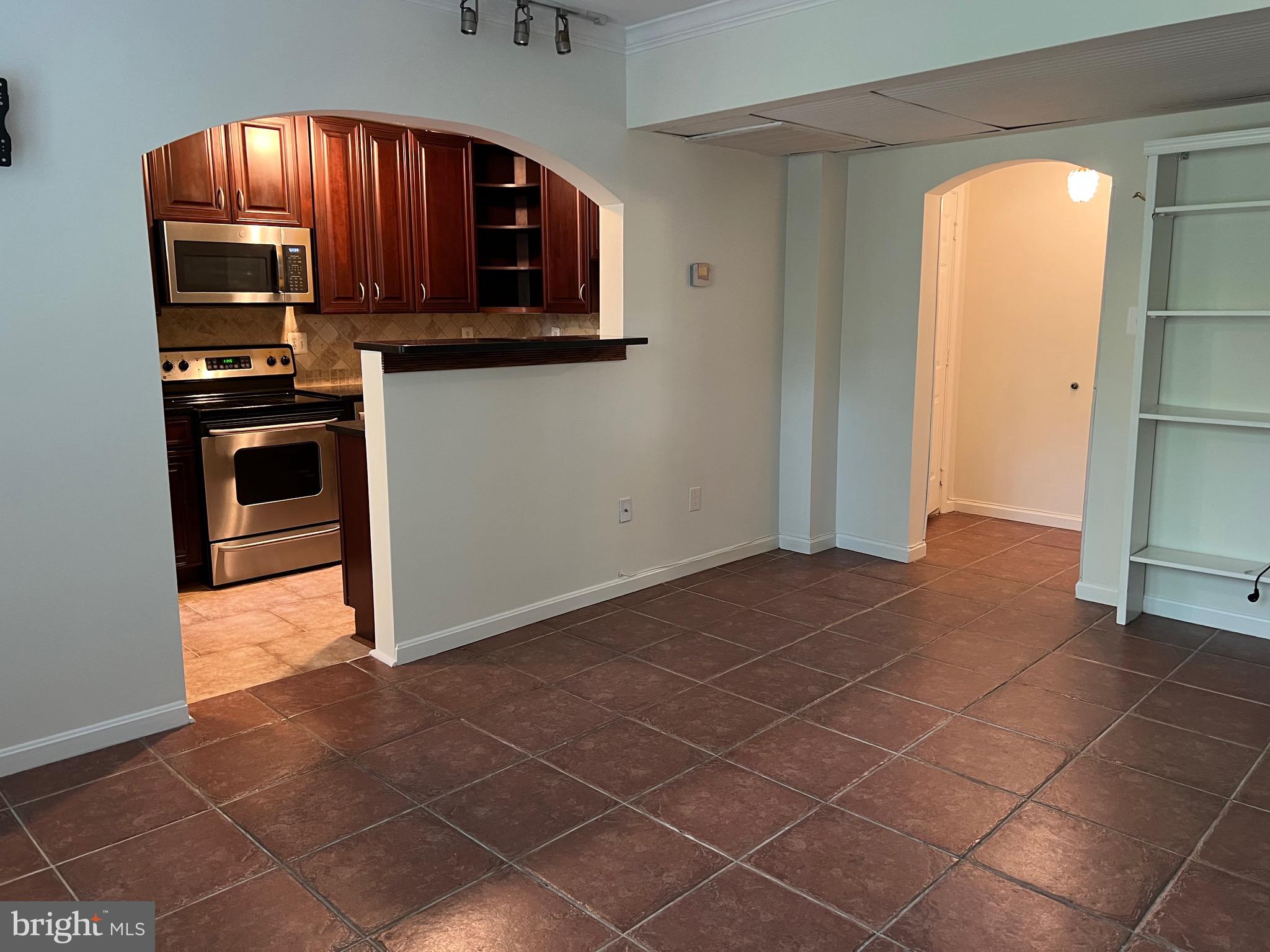 COLONIAL VILLAGE - Residential Lease