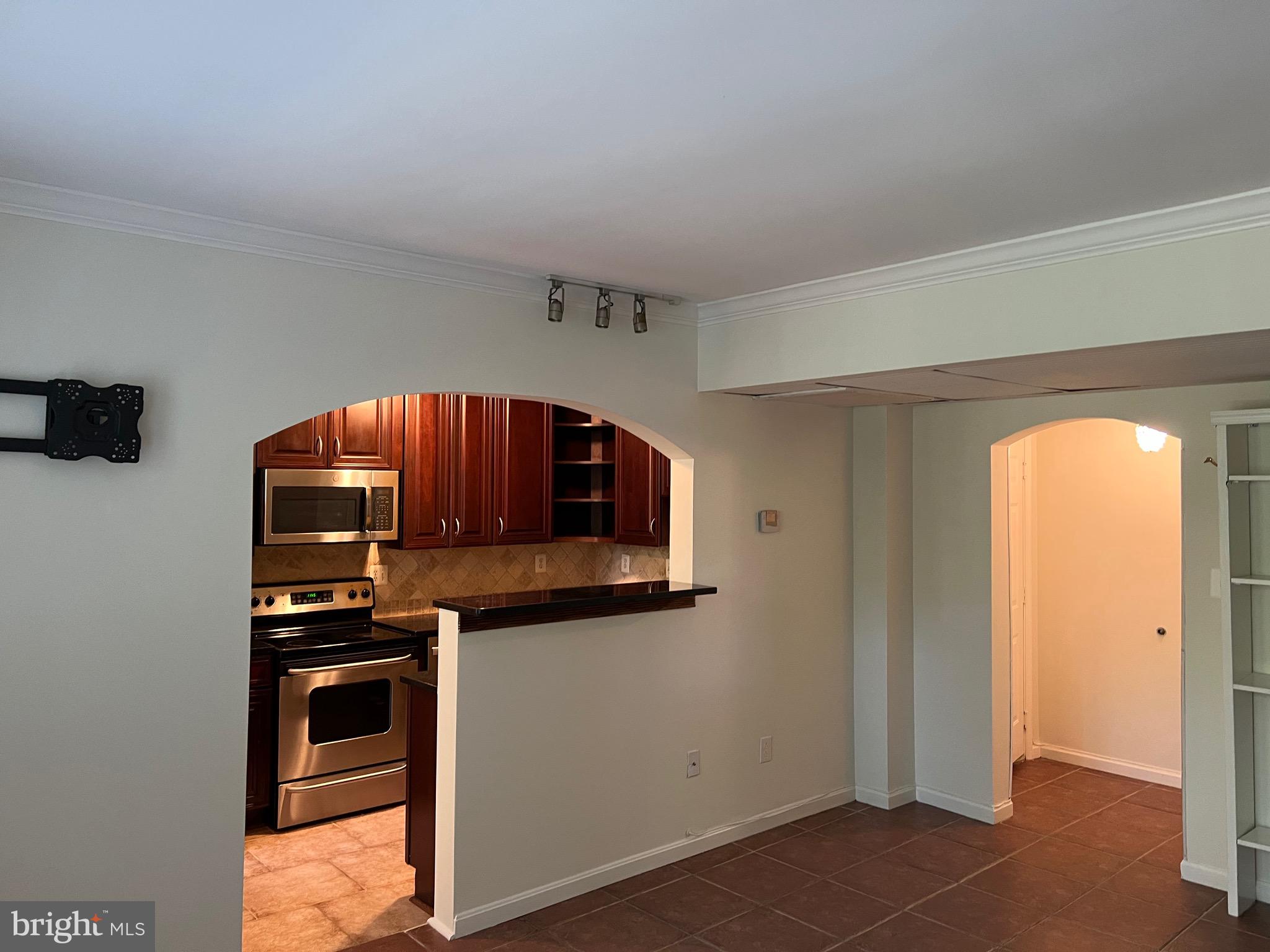 COLONIAL VILLAGE - Residential Lease