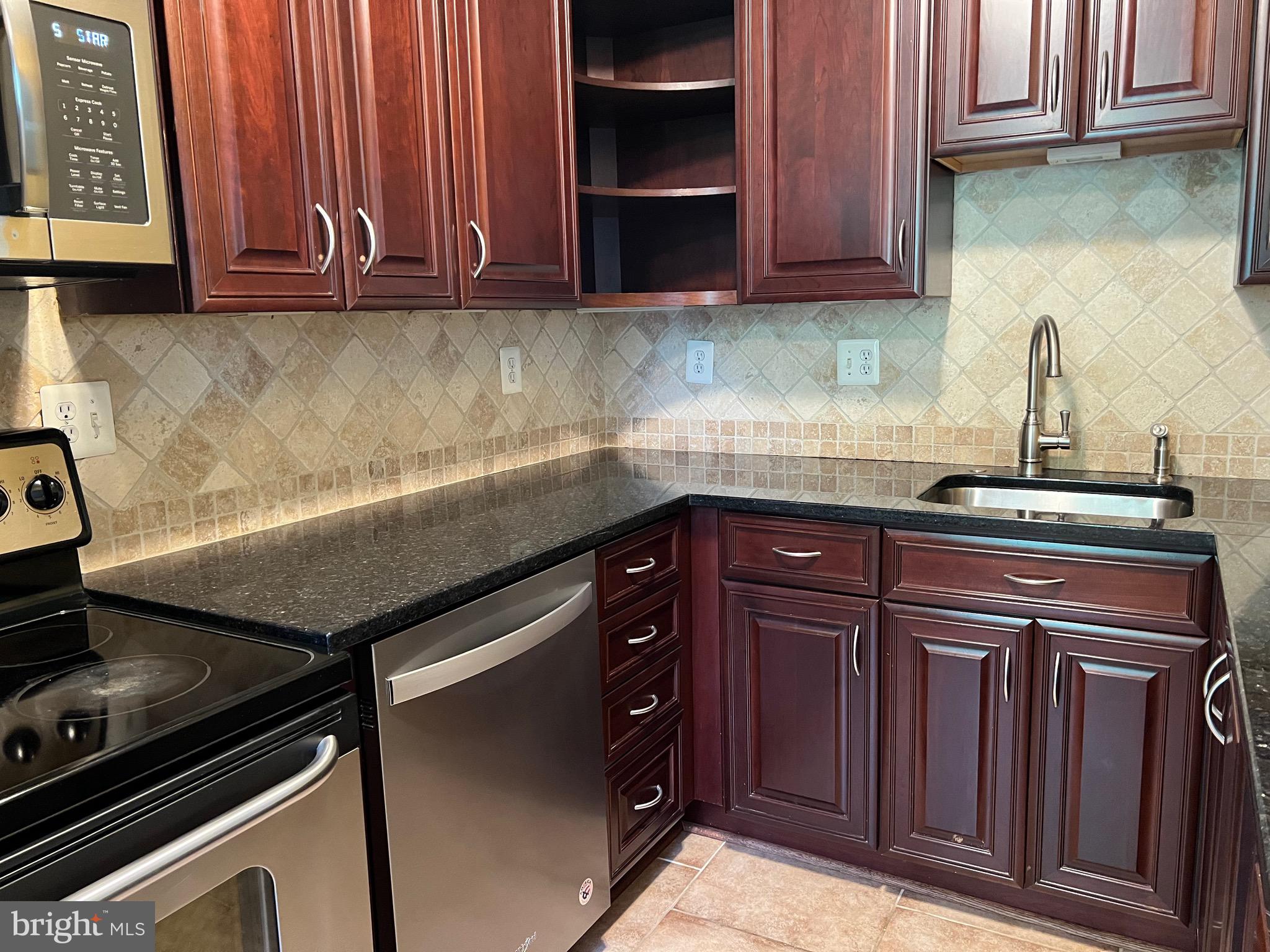 COLONIAL VILLAGE - Residential Lease