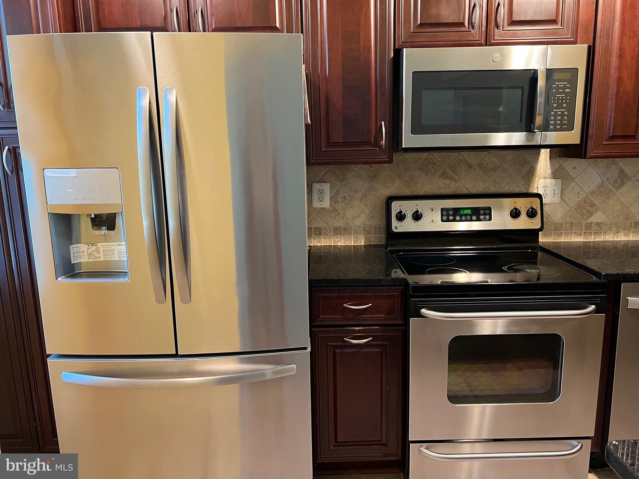 COLONIAL VILLAGE - Residential Lease