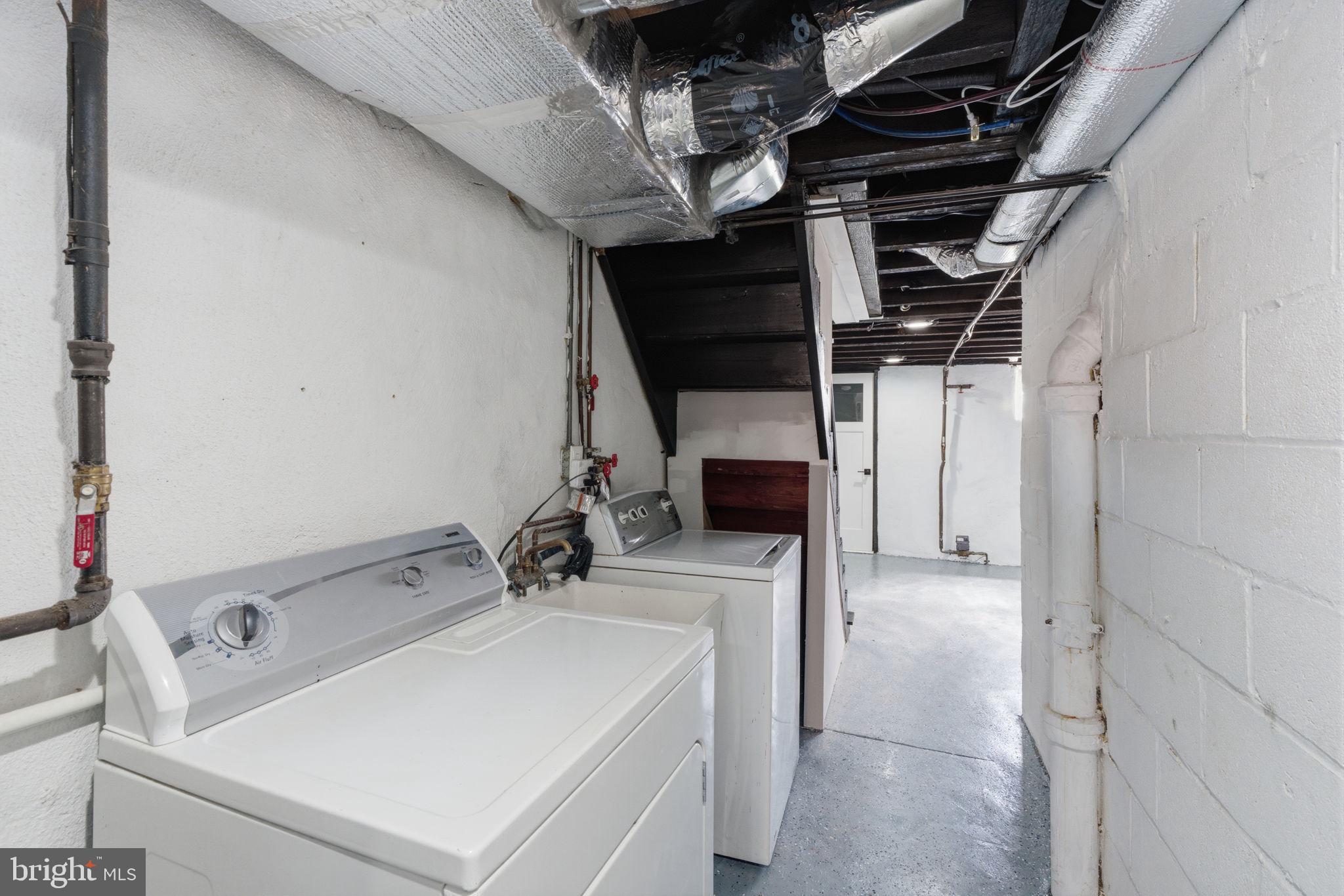 LAWNDALE - Residential