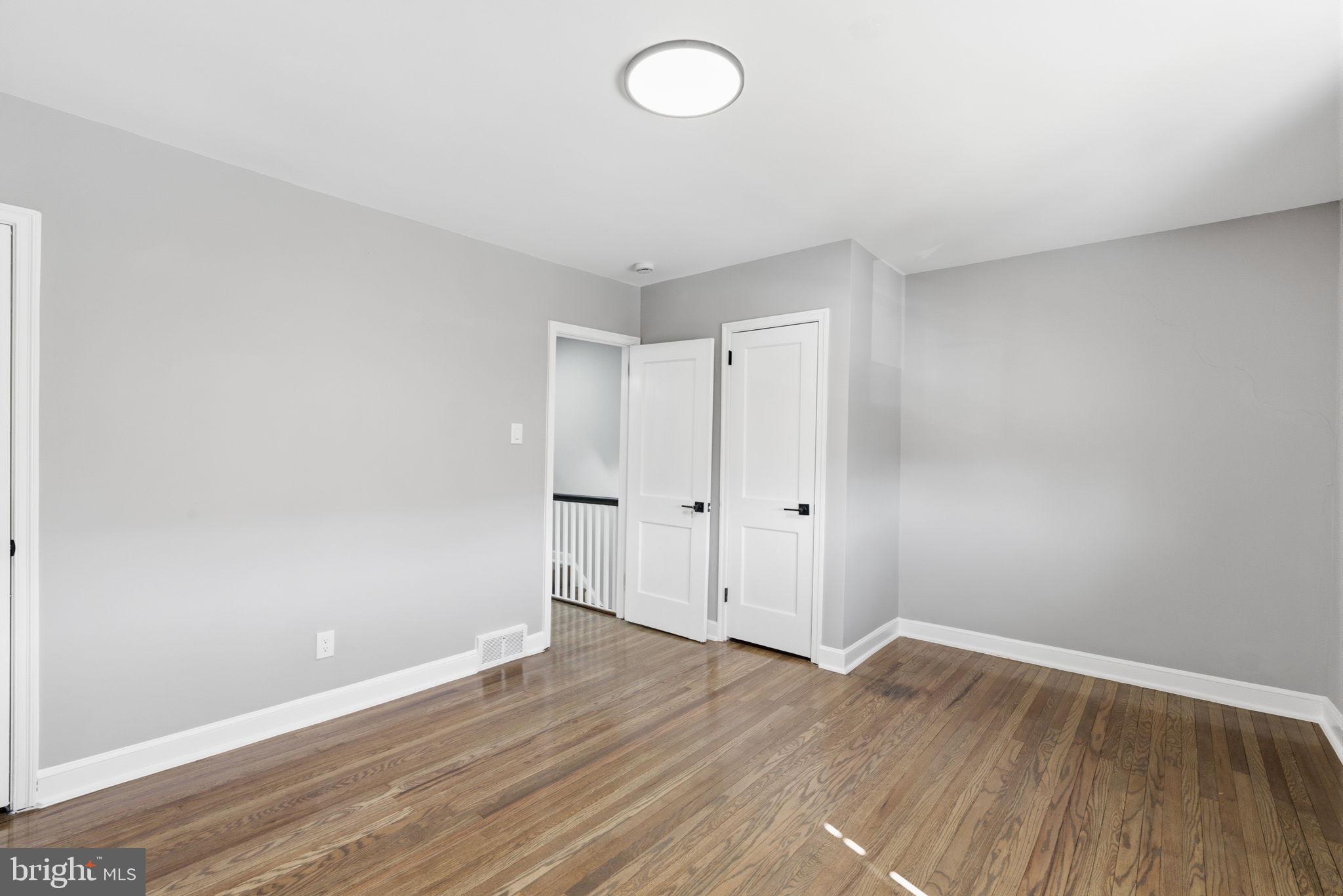 LAWNDALE - Residential