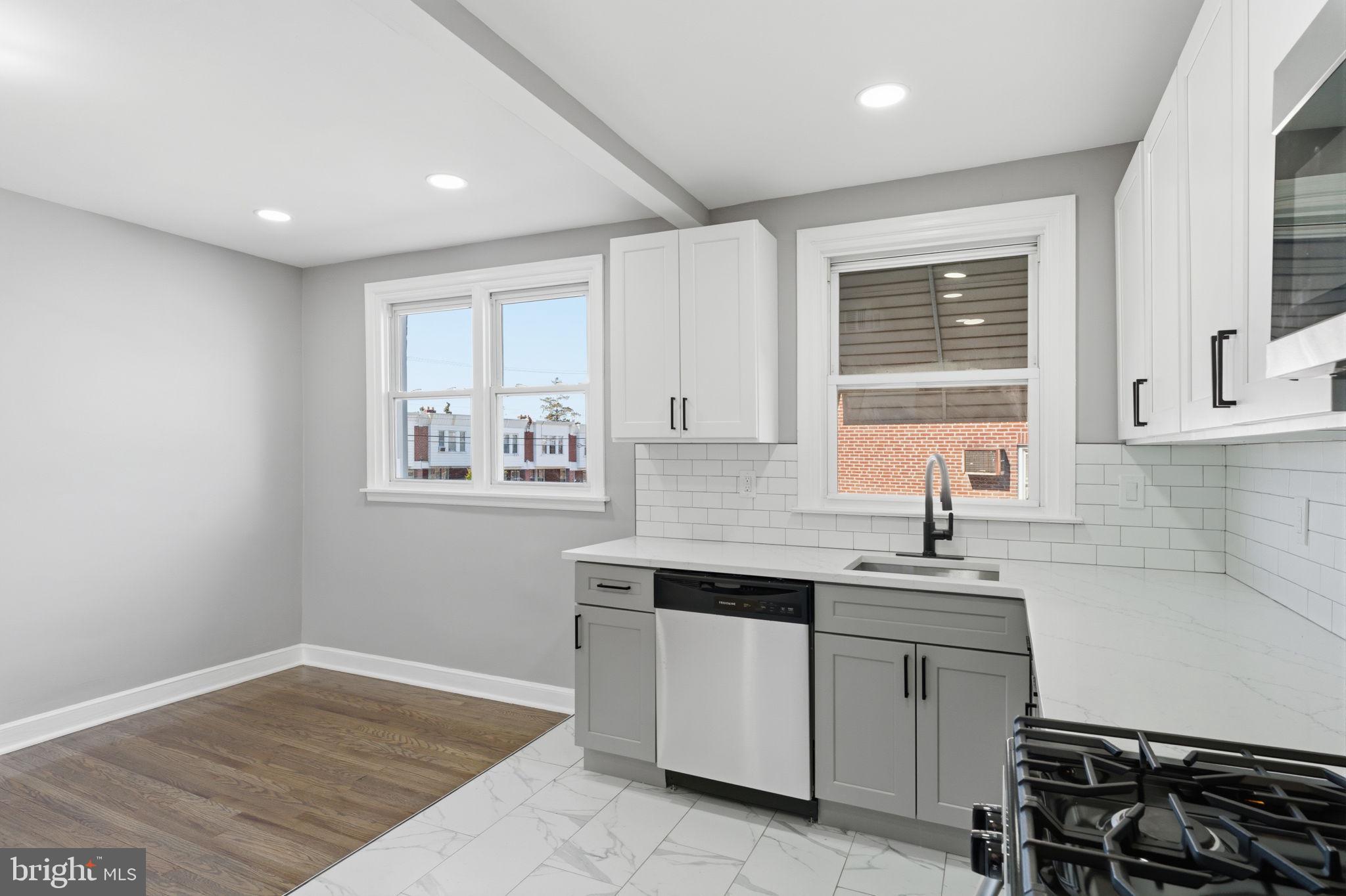 LAWNDALE - Residential