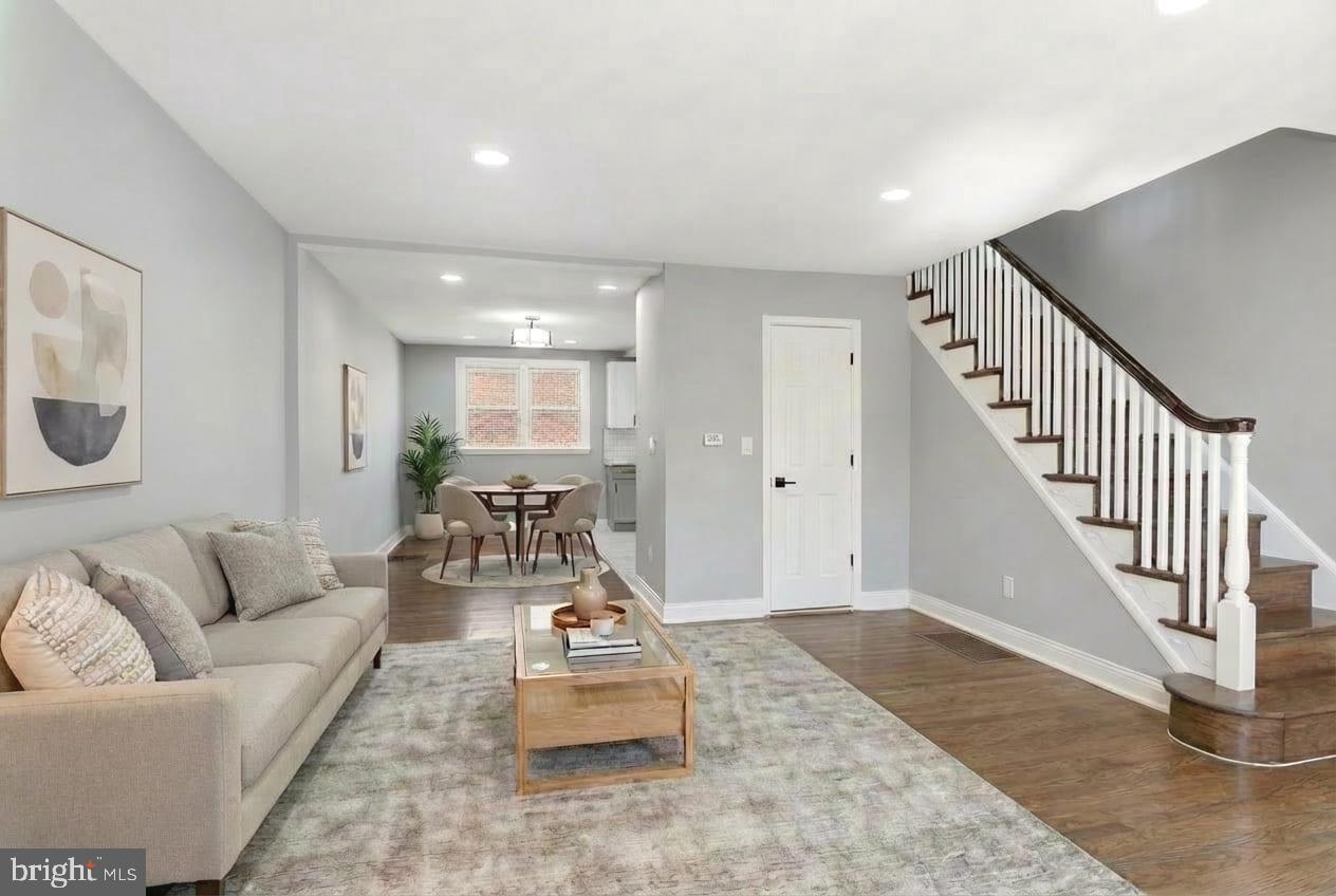 LAWNDALE - Residential