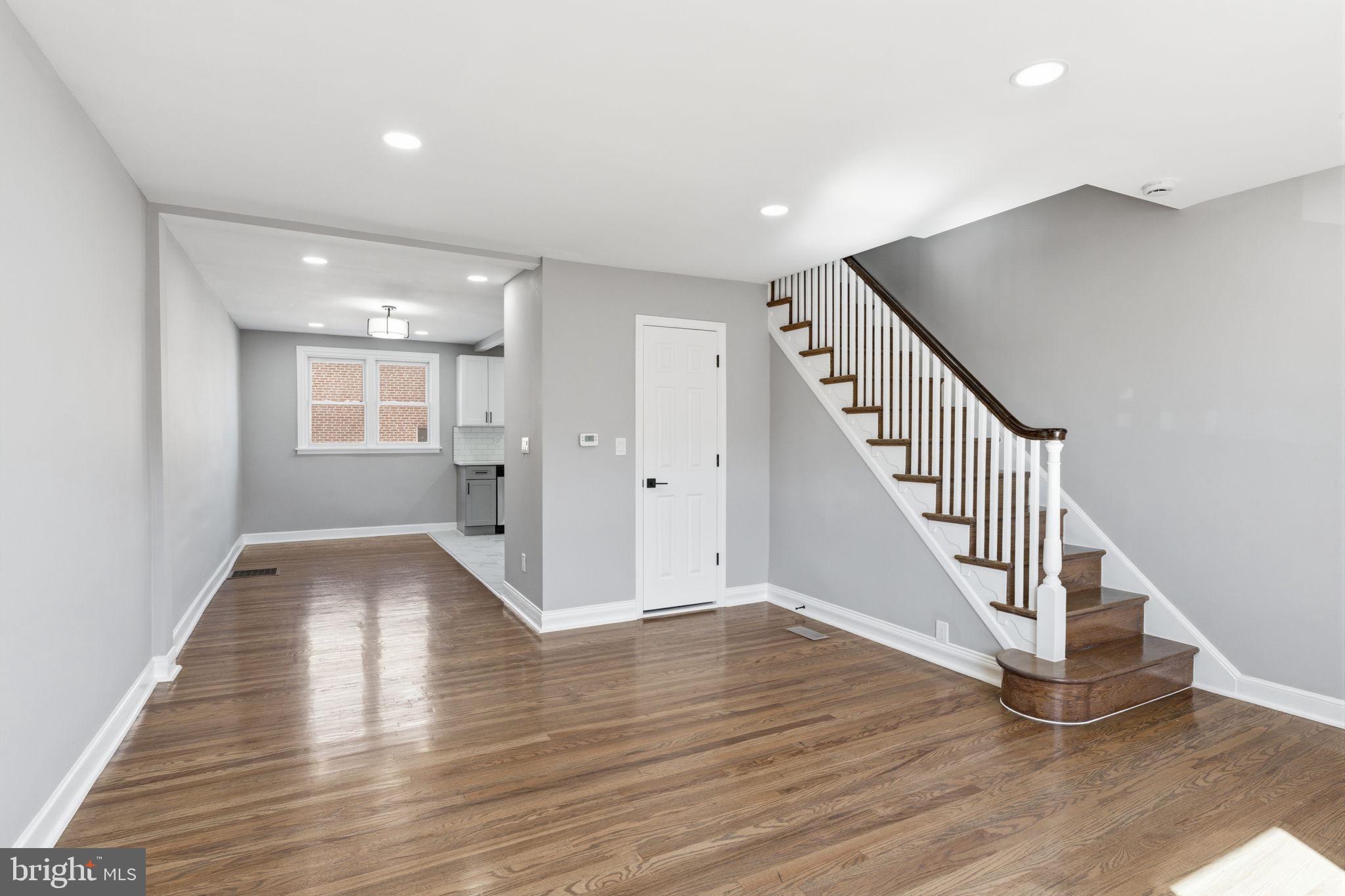 LAWNDALE - Residential