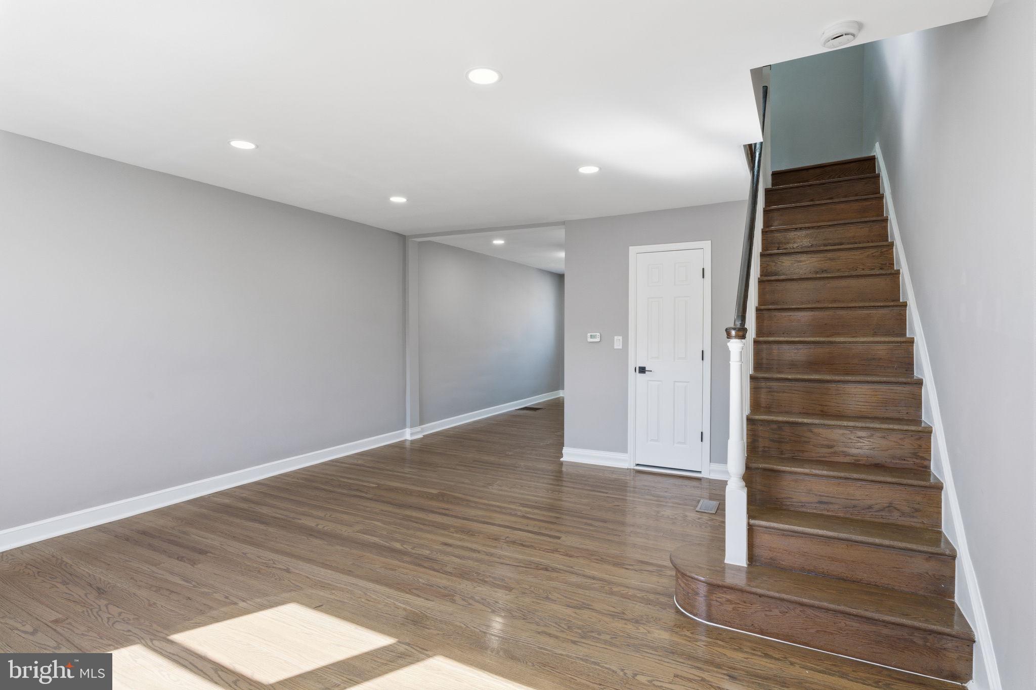 LAWNDALE - Residential