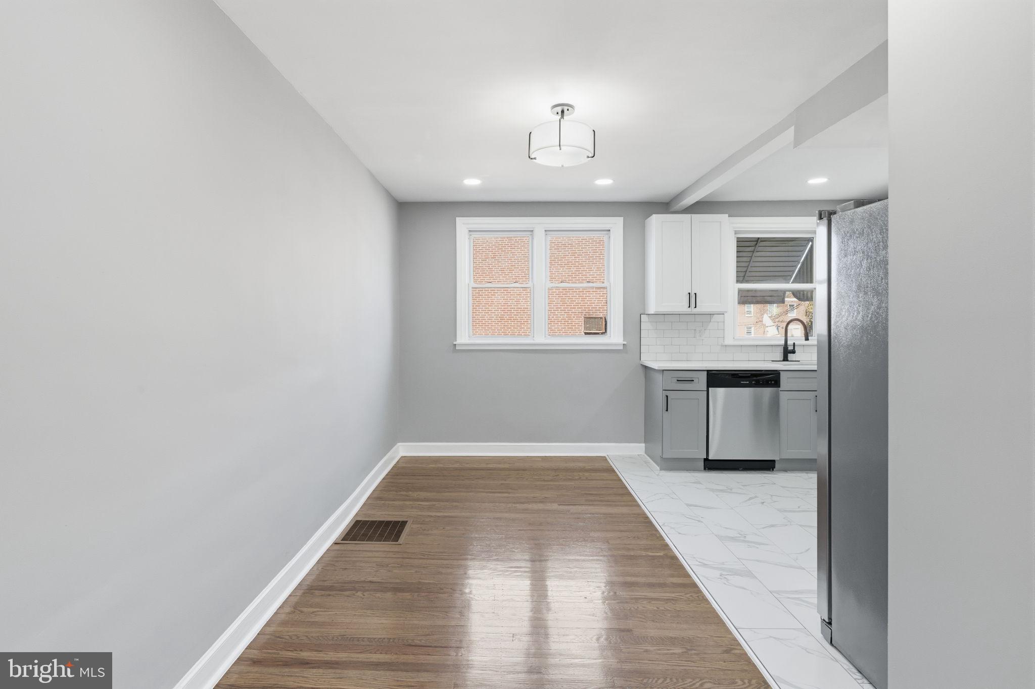 LAWNDALE - Residential