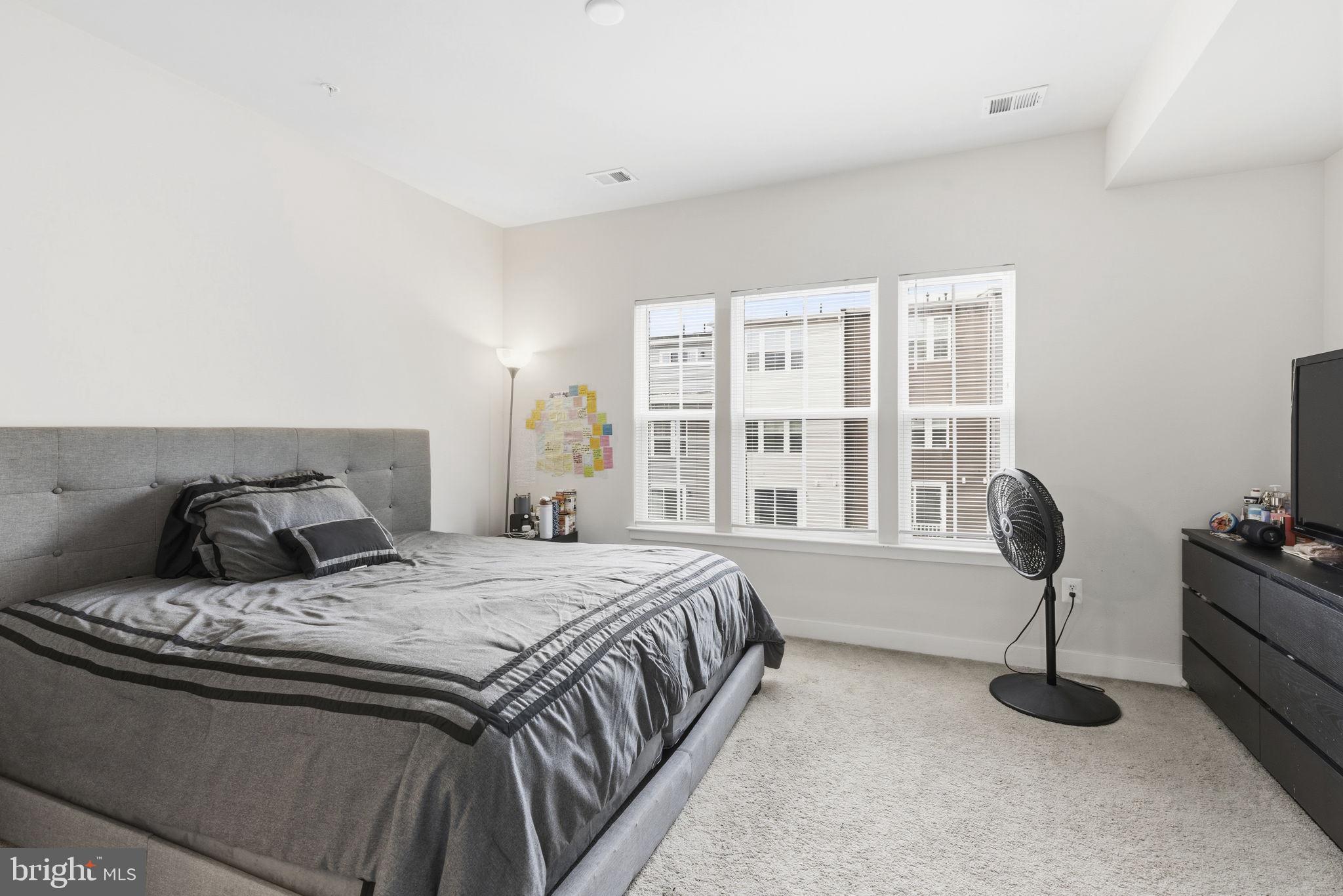 ELKRIDGE CROSSING - Residential