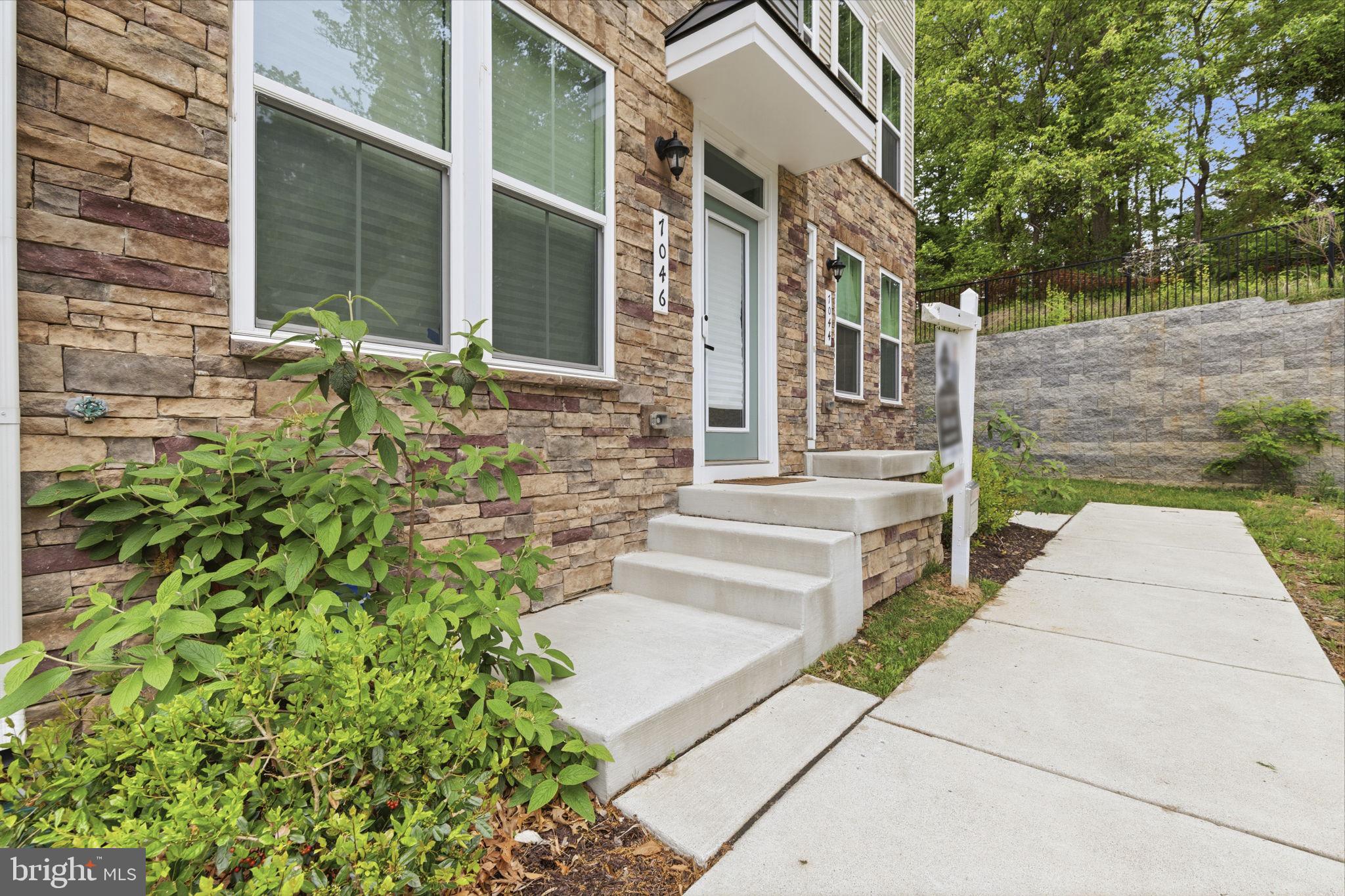 ELKRIDGE CROSSING - Residential