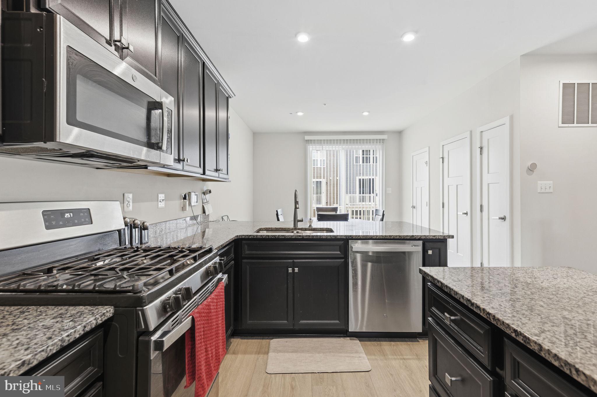 ELKRIDGE CROSSING - Residential