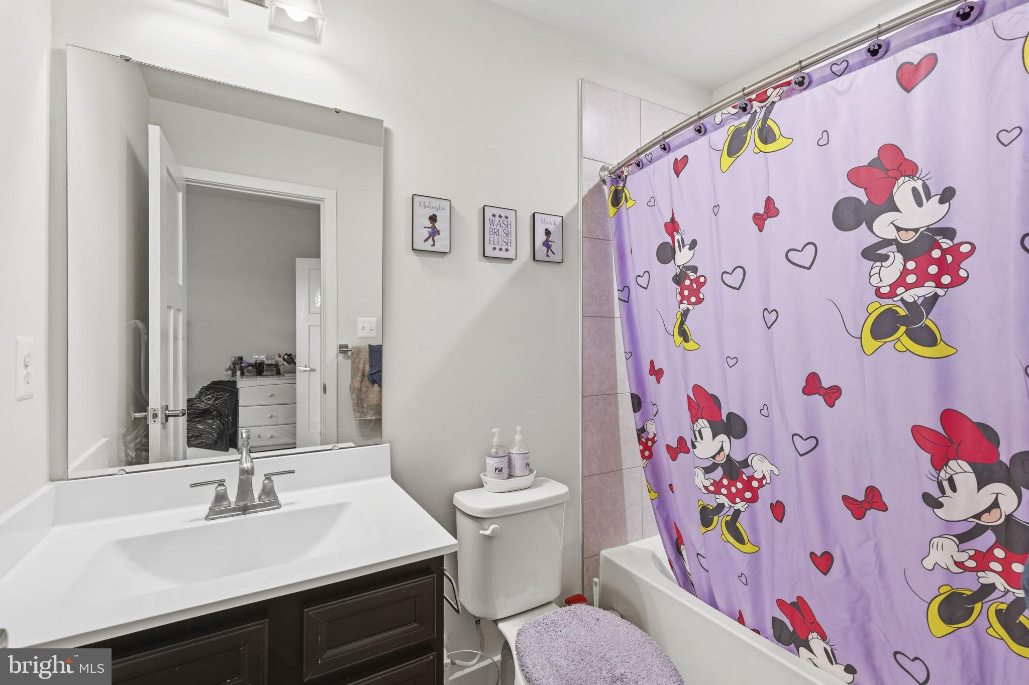 ELKRIDGE CROSSING - Residential