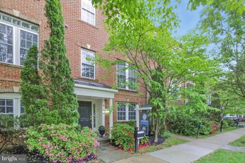 Townhouse at 414 KERSTEN STREET