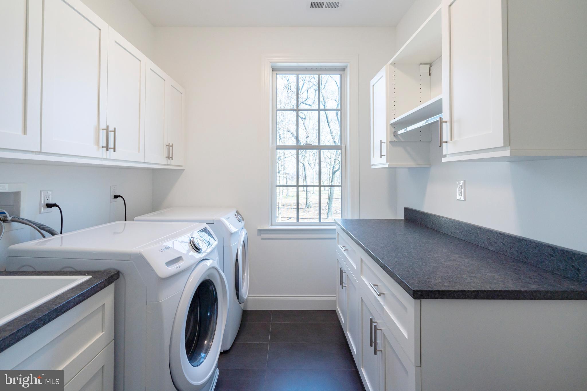 GLADWYNE - Residential