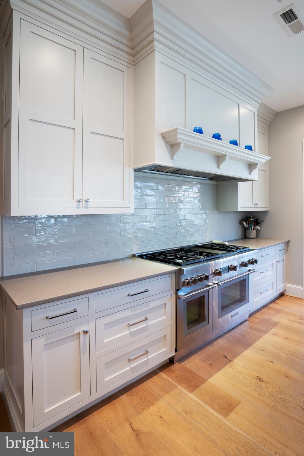 GLADWYNE - Residential