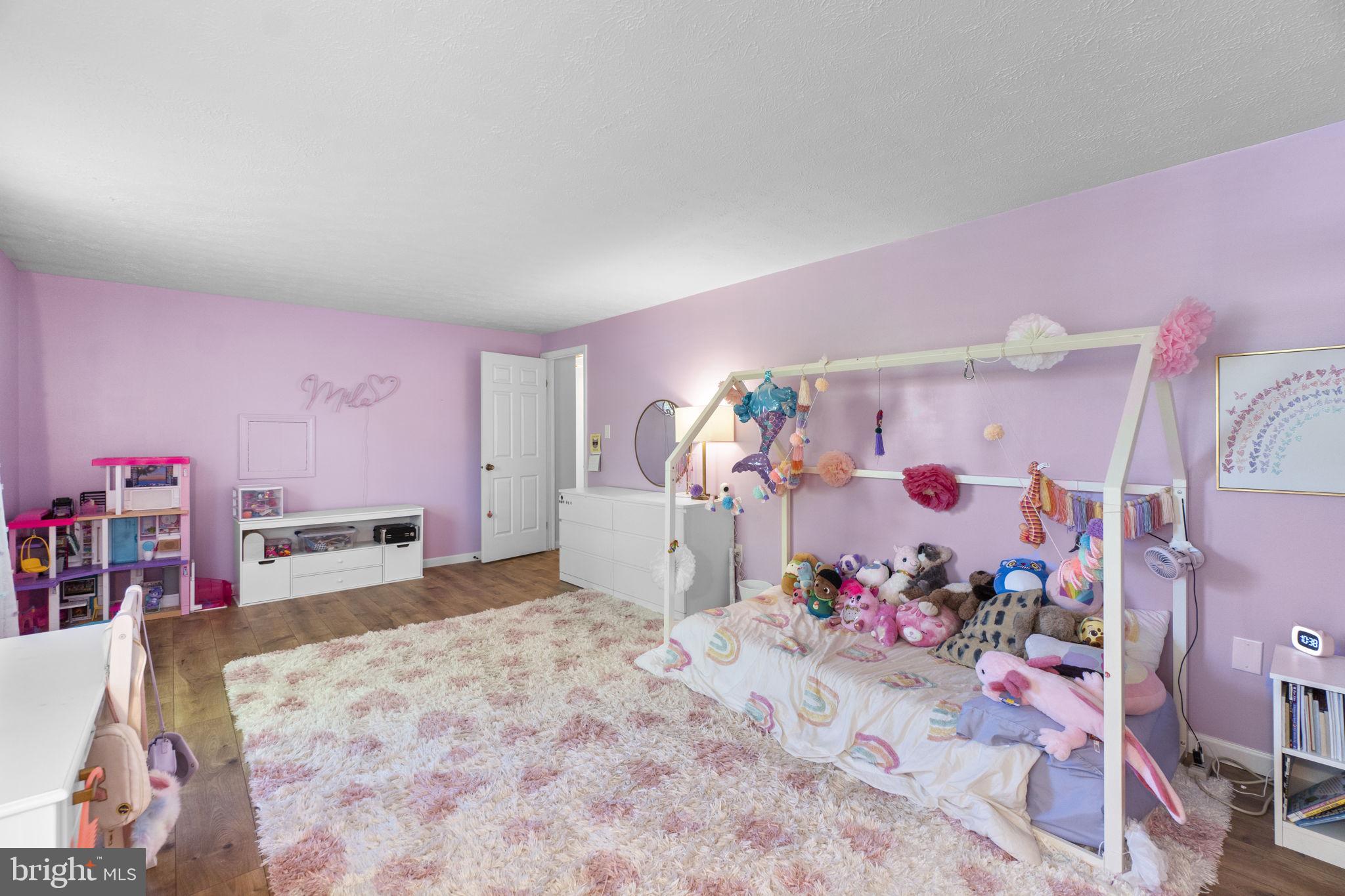 GLADE MANOR - Residential