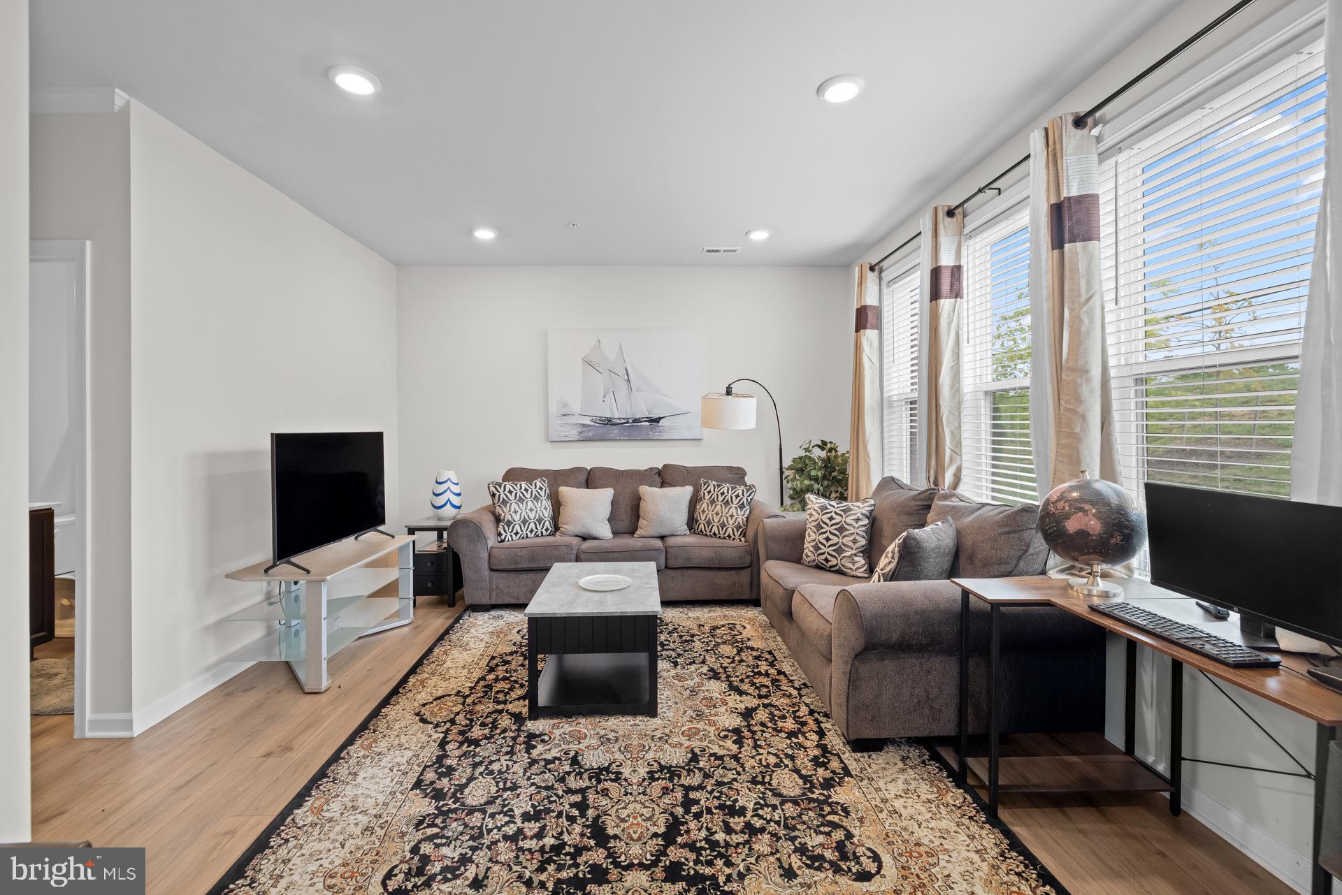 VISTA GARDENS - Residential
