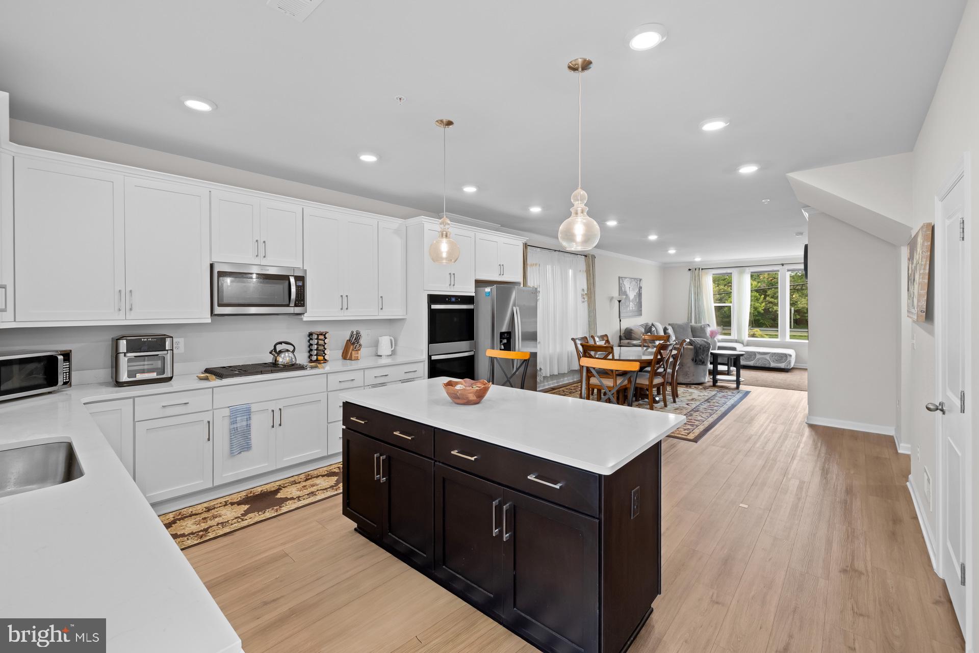 VISTA GARDENS - Residential