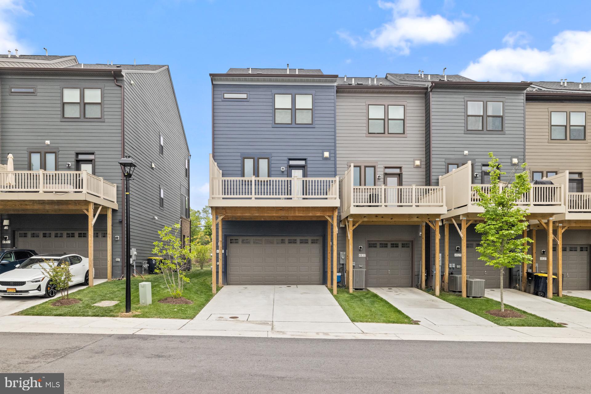 VISTA GARDENS - Residential