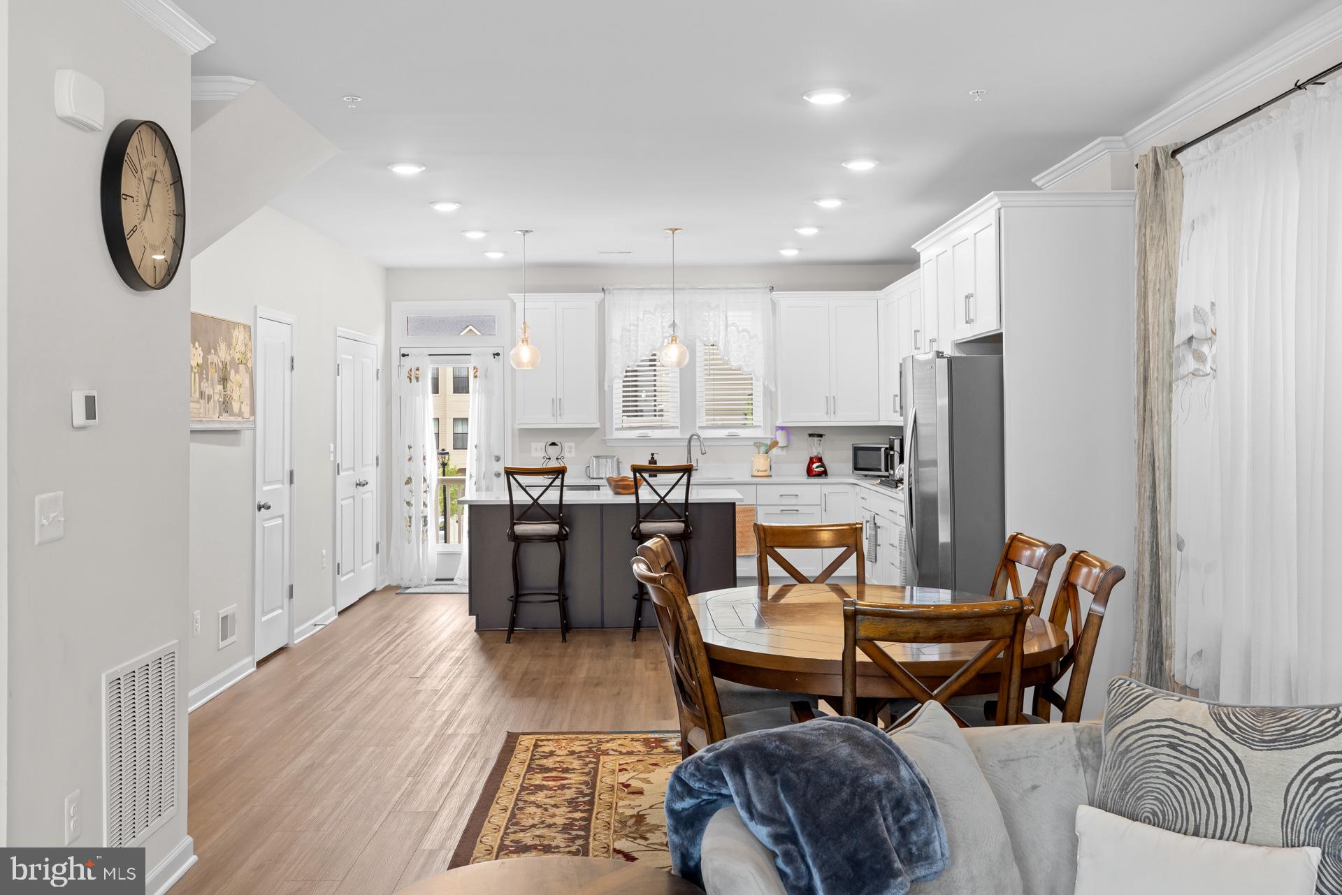 VISTA GARDENS - Residential