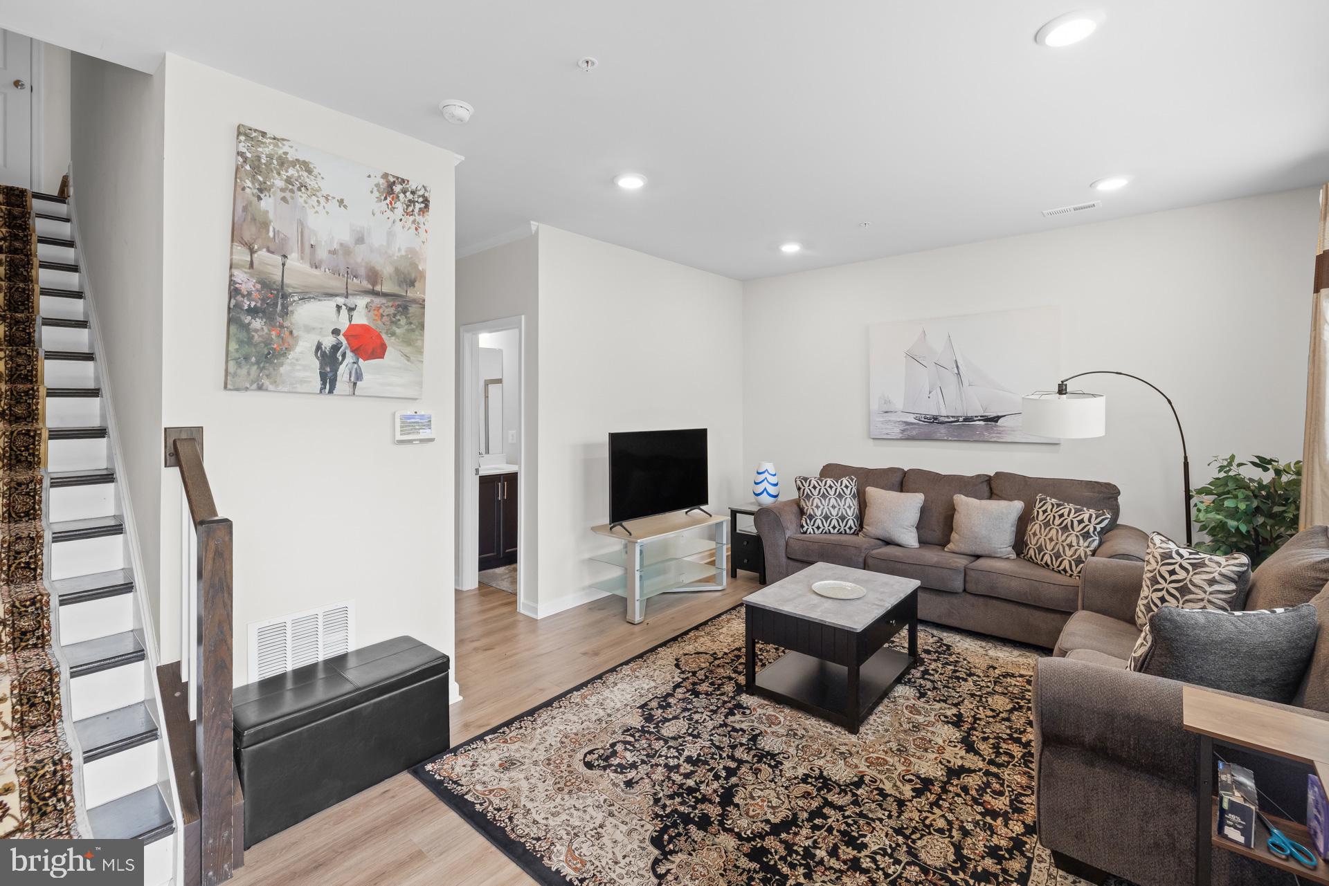 VISTA GARDENS - Residential