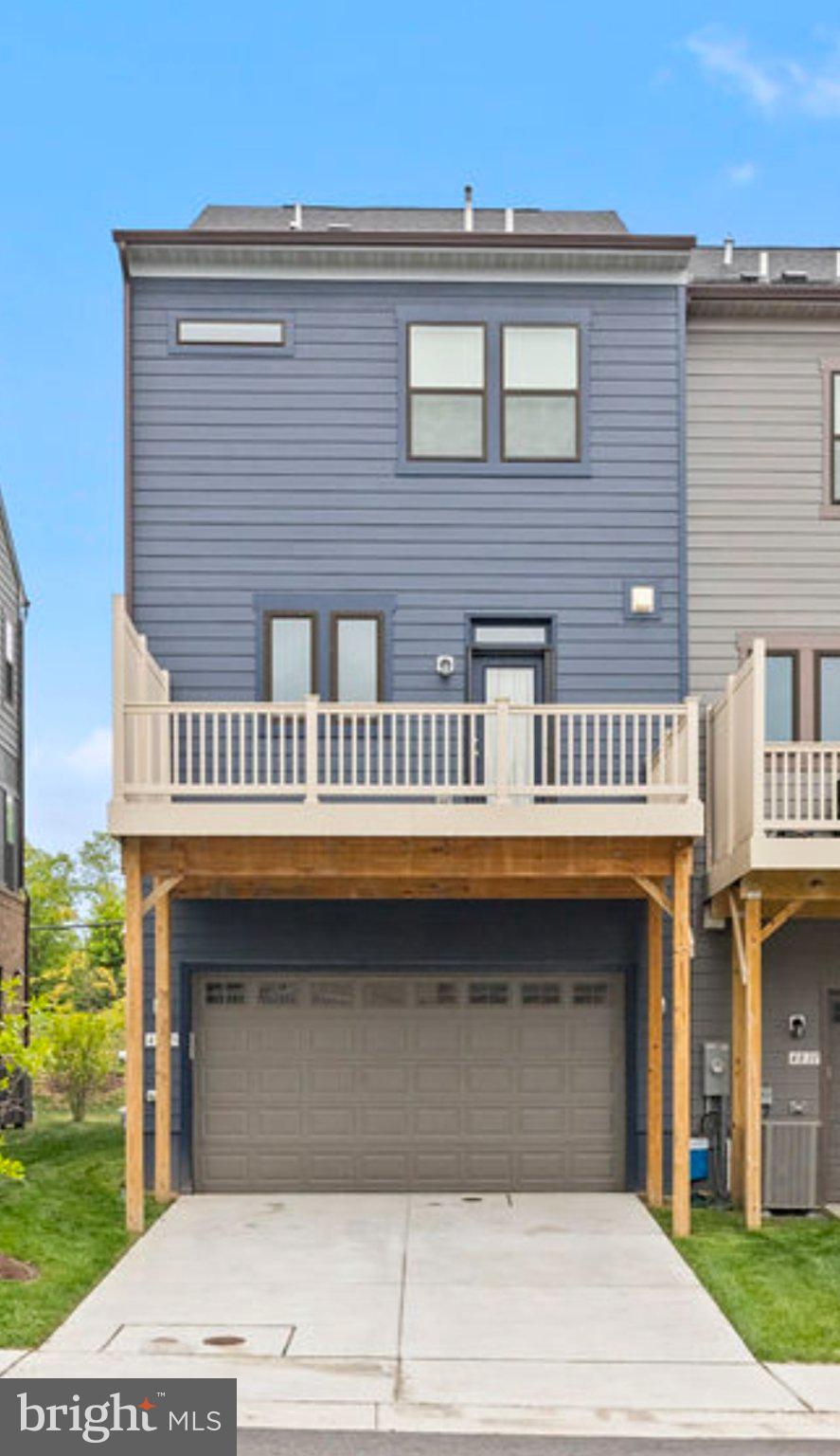 VISTA GARDENS - Residential