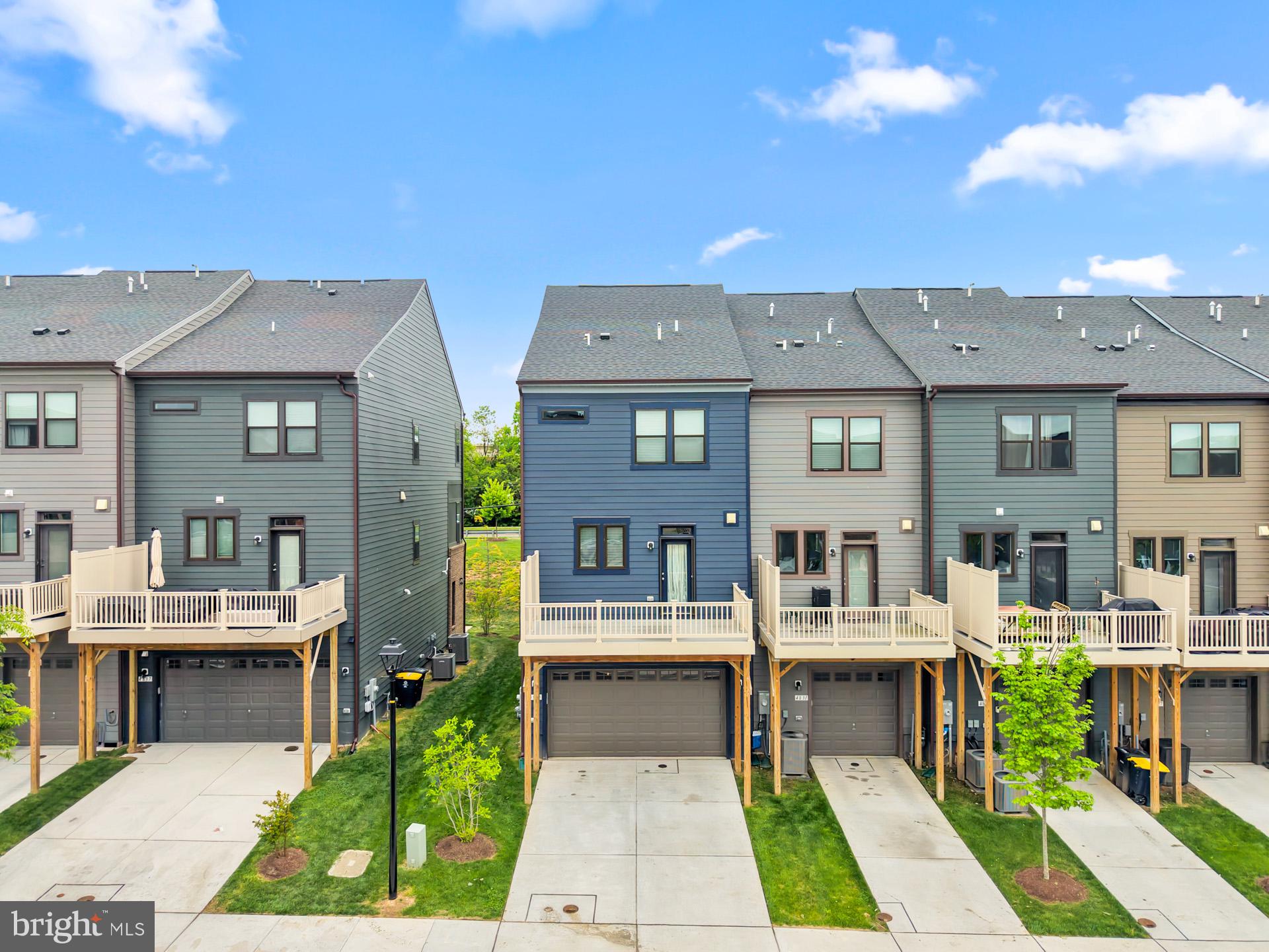 VISTA GARDENS - Residential