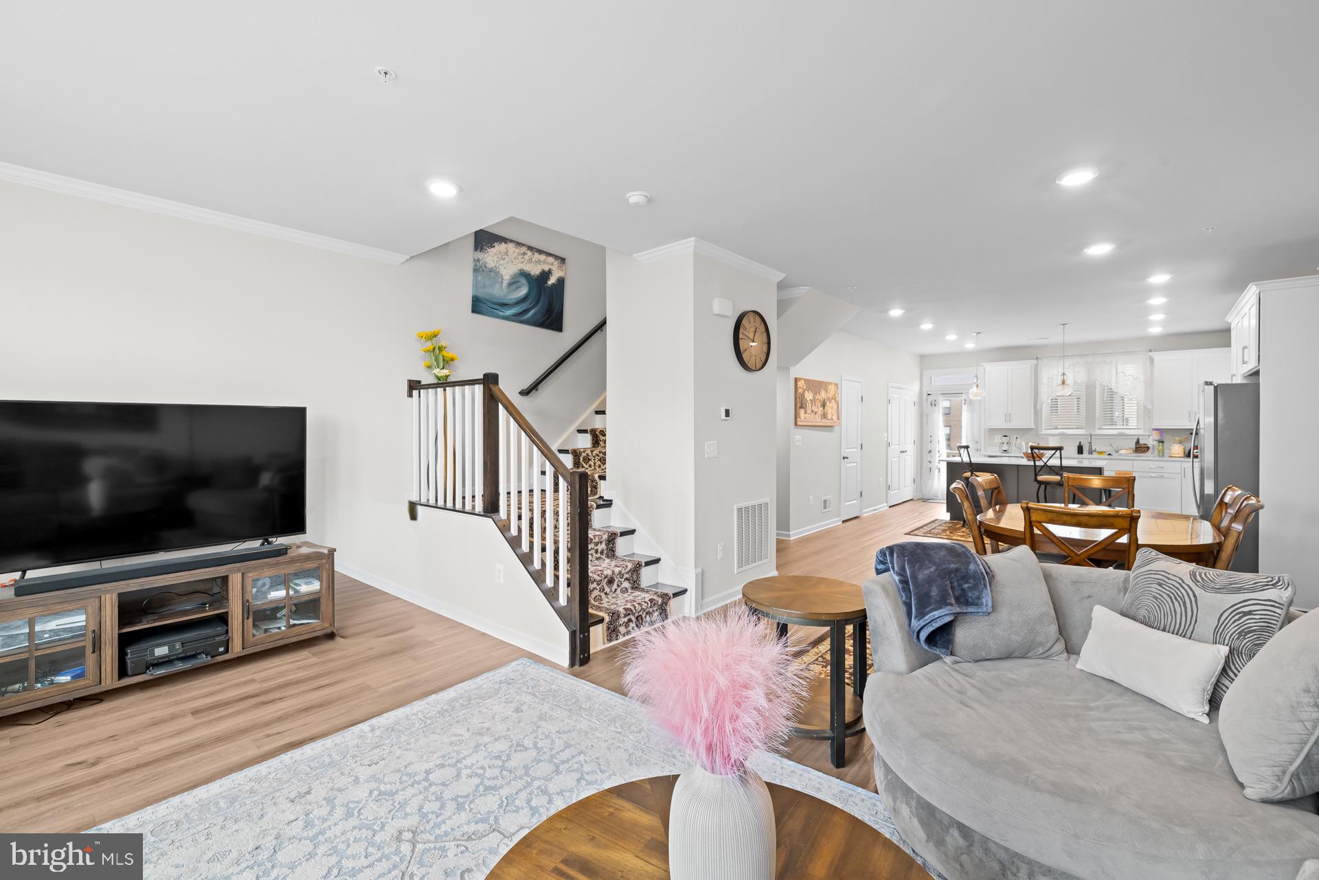 VISTA GARDENS - Residential