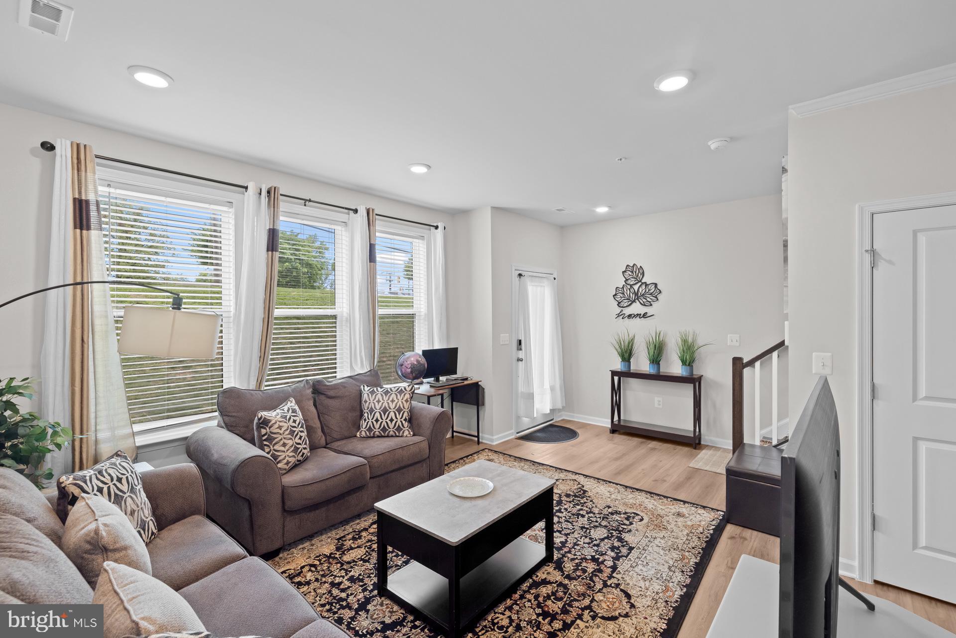 VISTA GARDENS - Residential