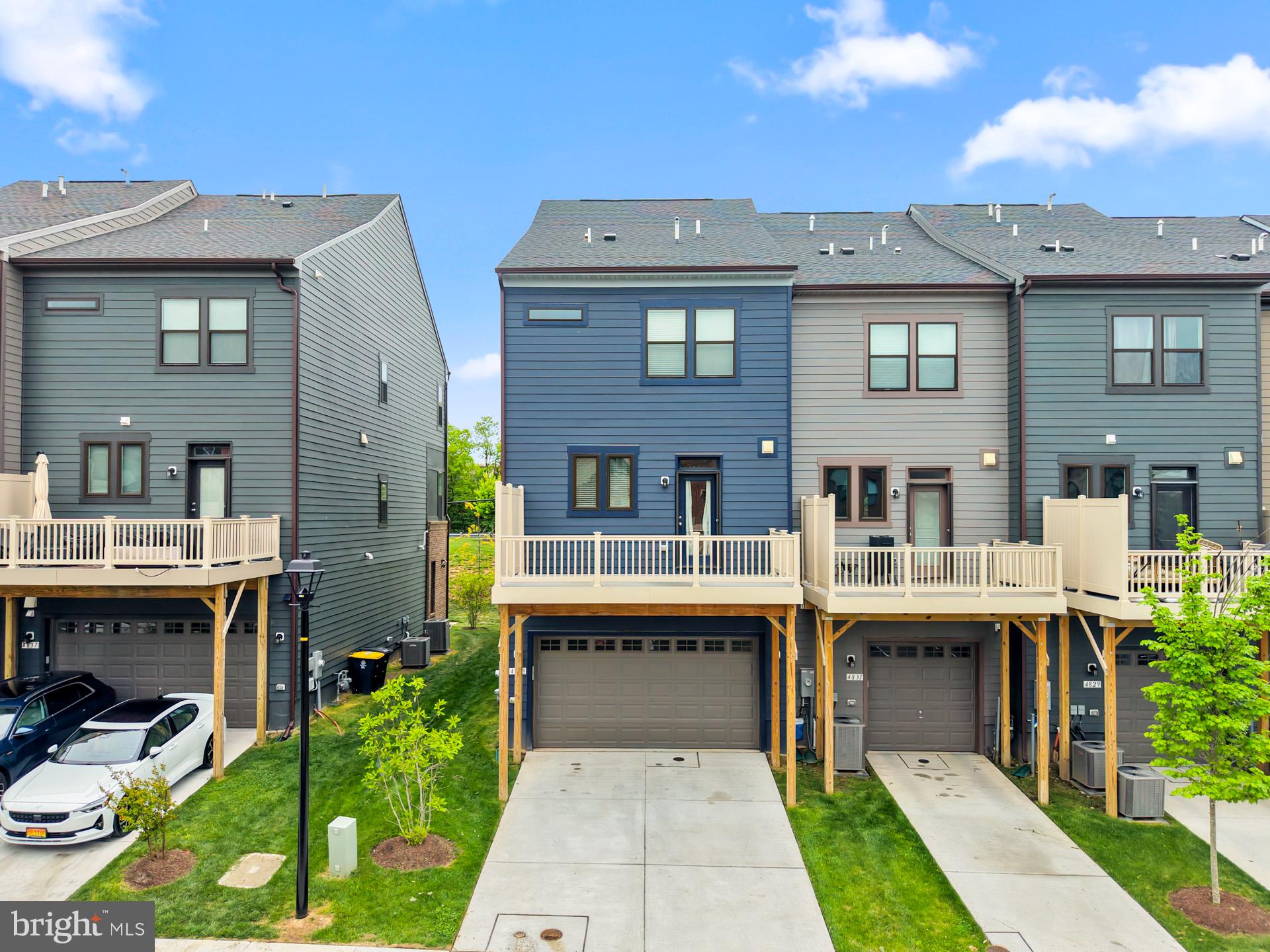 VISTA GARDENS - Residential
