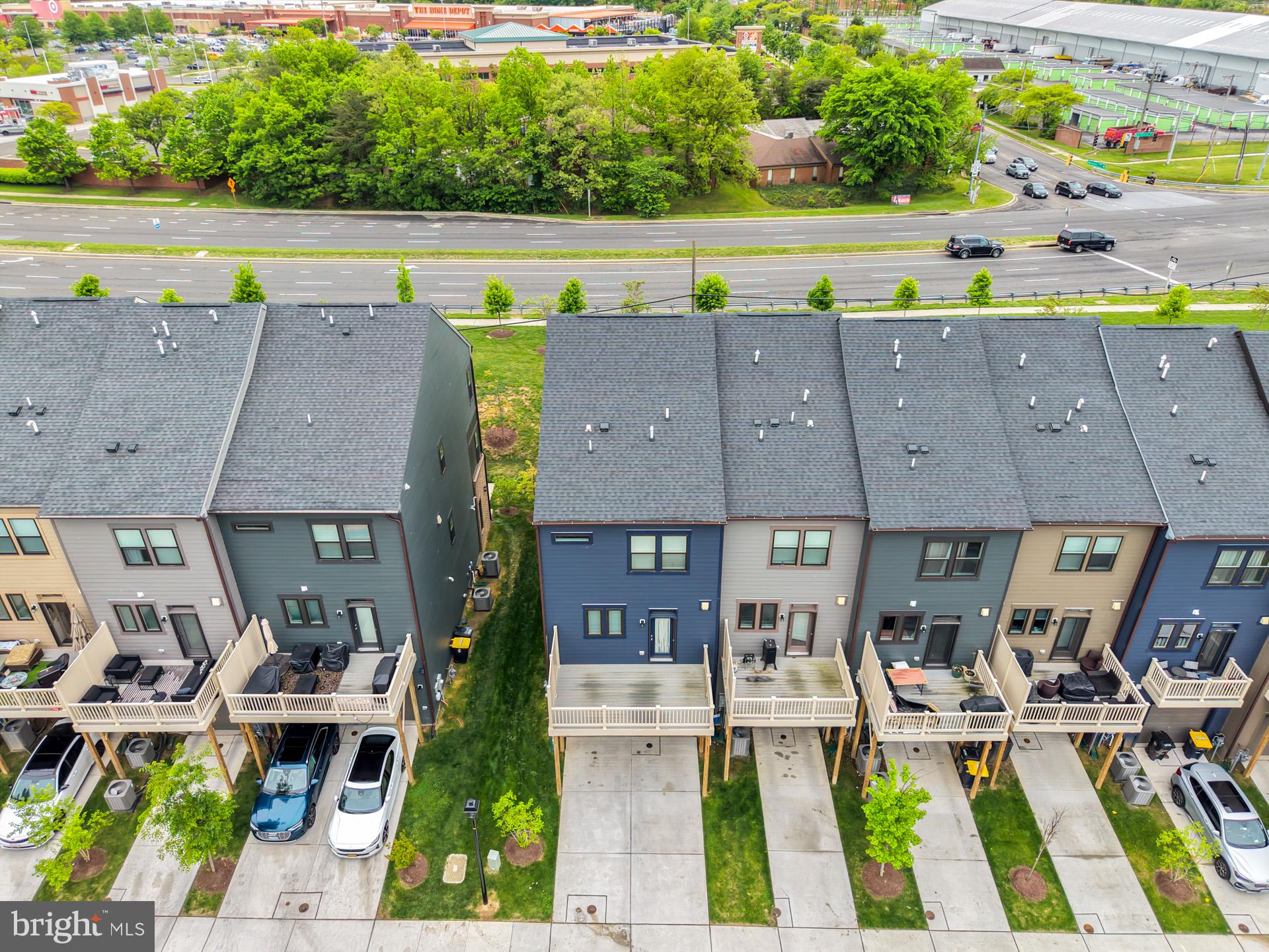 VISTA GARDENS - Residential