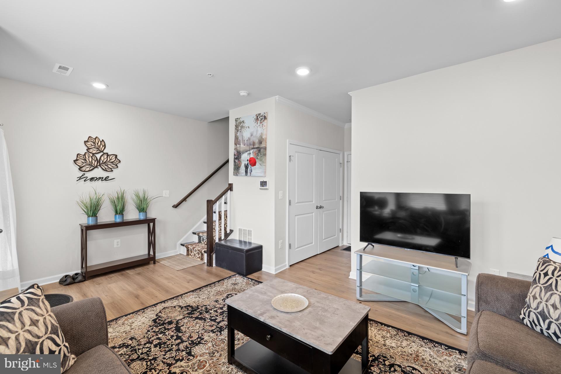 VISTA GARDENS - Residential