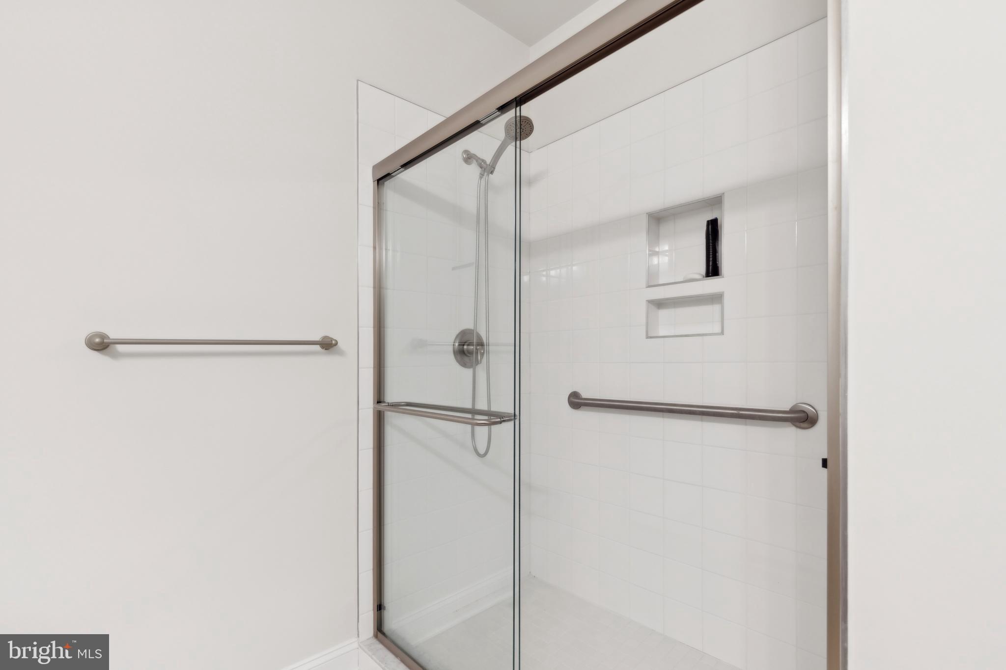 BAY BRIDGE COVE - Residential