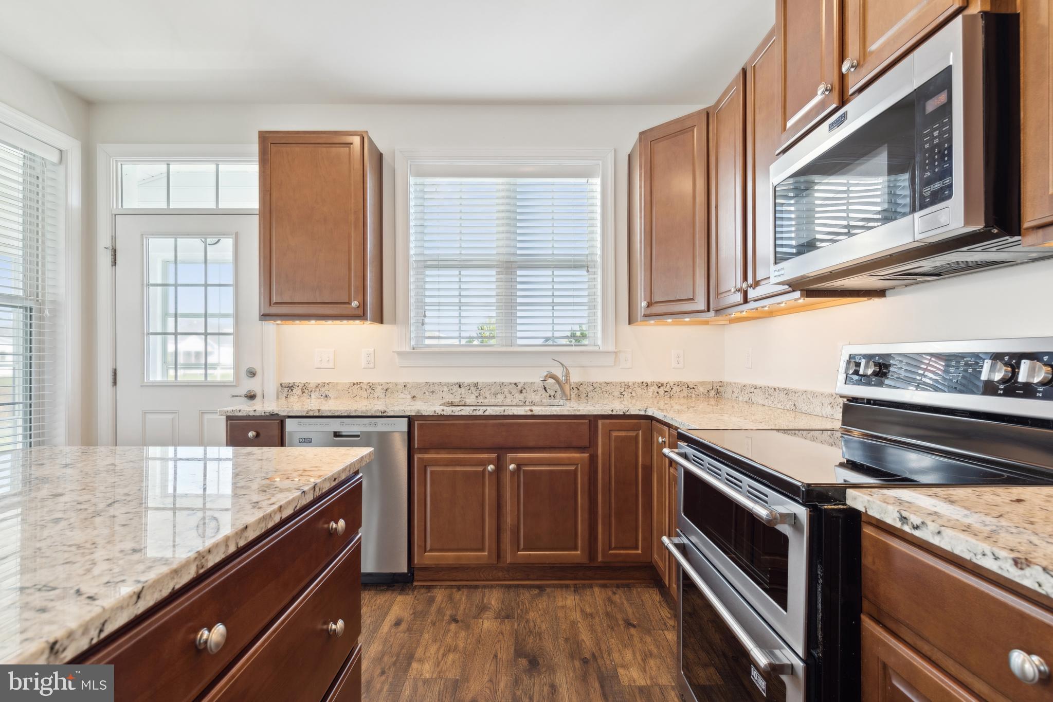 BAY BRIDGE COVE - Residential