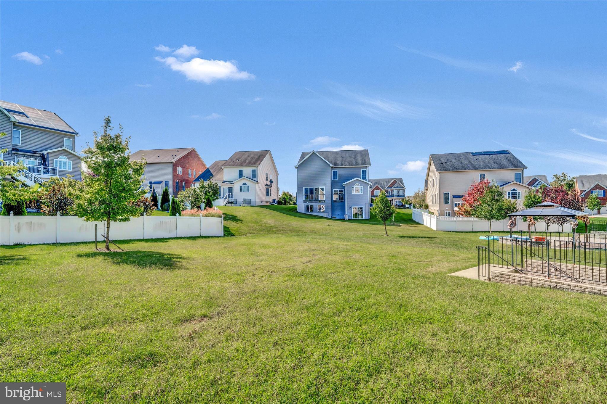 MARLBORO RIDGE - Residential