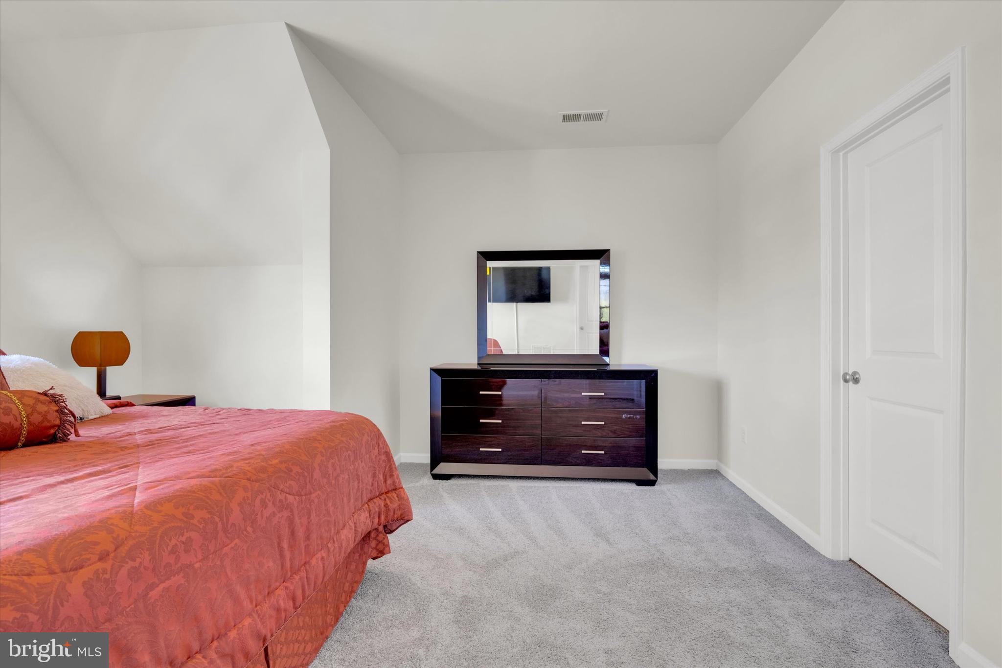 MARLBORO RIDGE - Residential