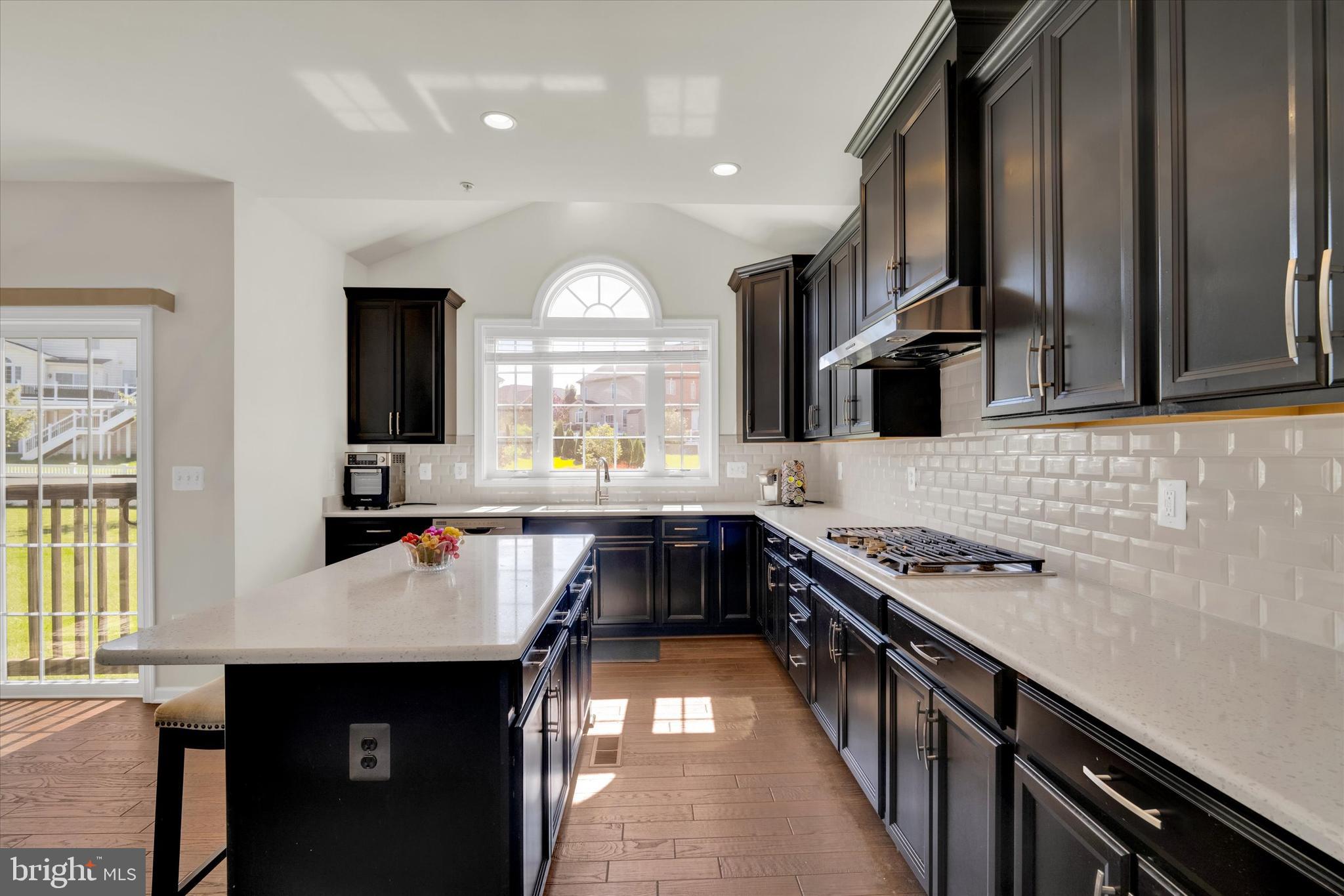 MARLBORO RIDGE - Residential