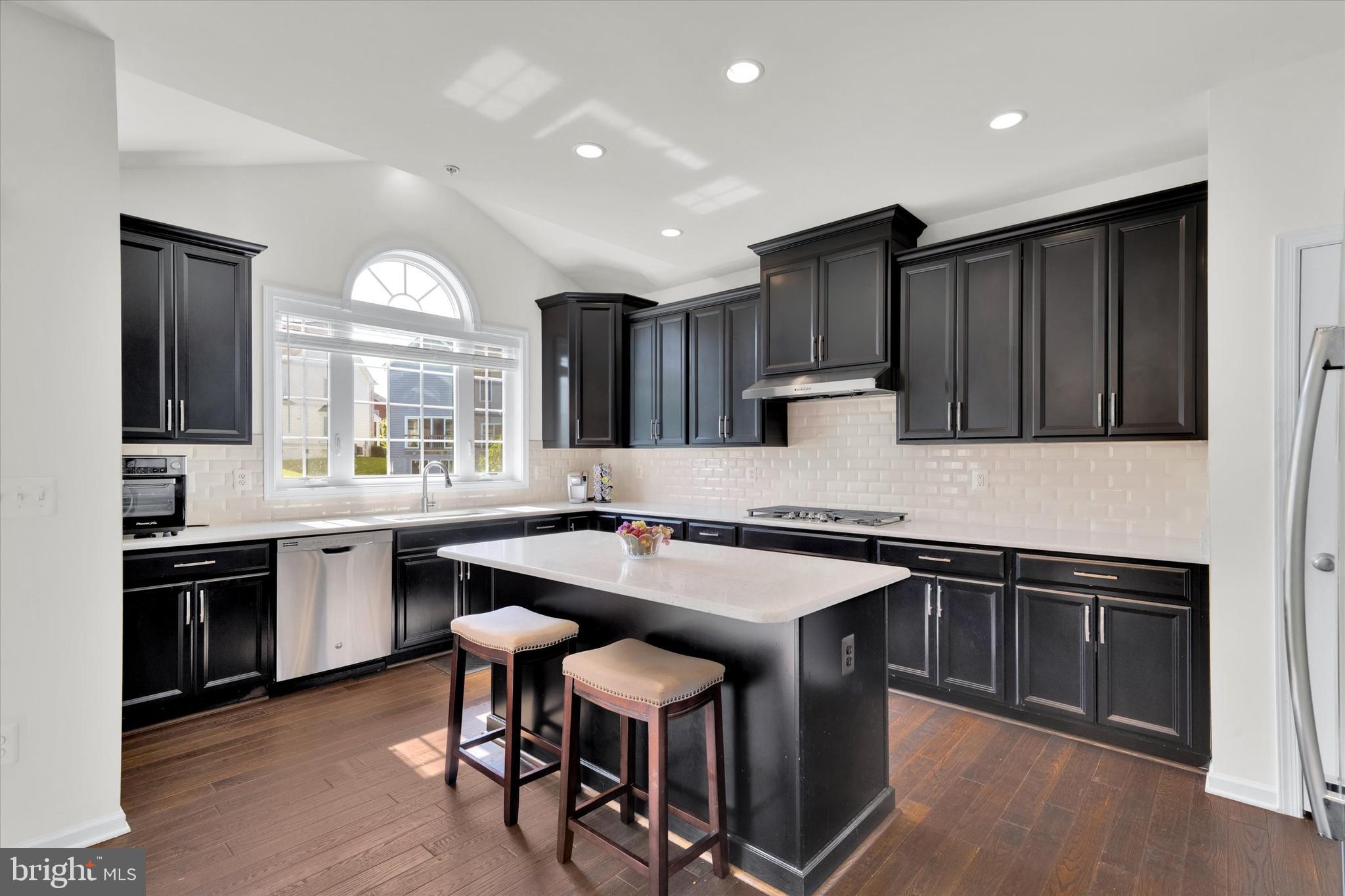 MARLBORO RIDGE - Residential